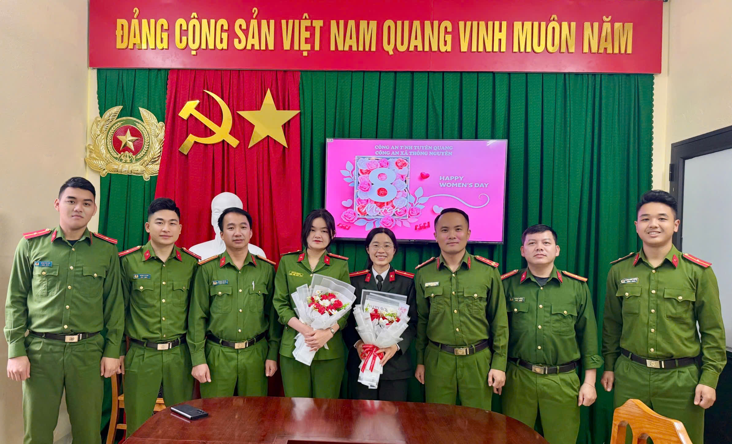 CÔNG AN XÃ THÔNG NGUYÊN CHÚC MỪNG NGÀY QUỐC TẾ PHỤ NỮ 8/3