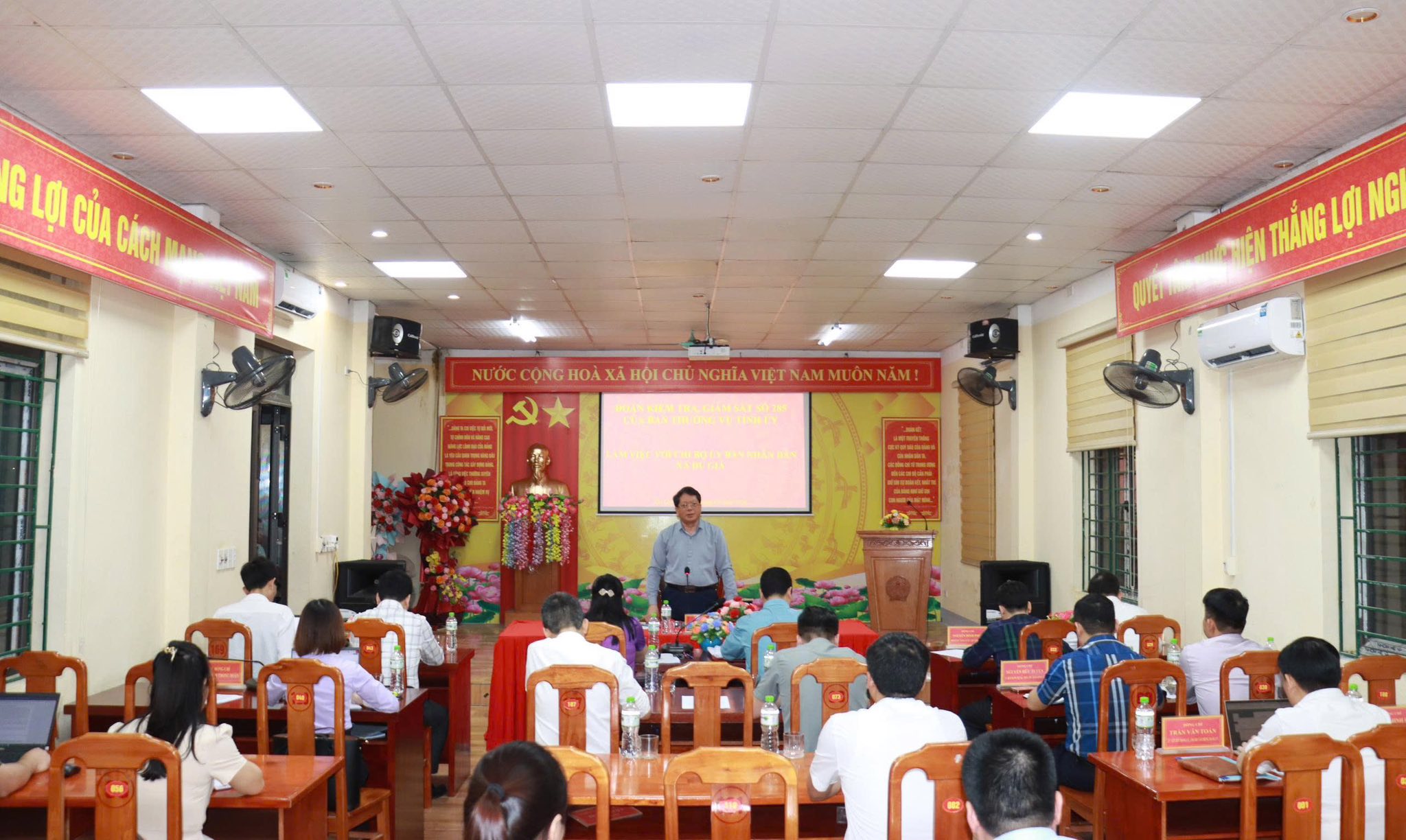 ĐOÀN KIỂM TRA GIÁM SÁT SỐ 285 CỦA BAN THƯỜNG VỤ TỈNH ỦY LÀM VIỆC TẠI DU GIÀ