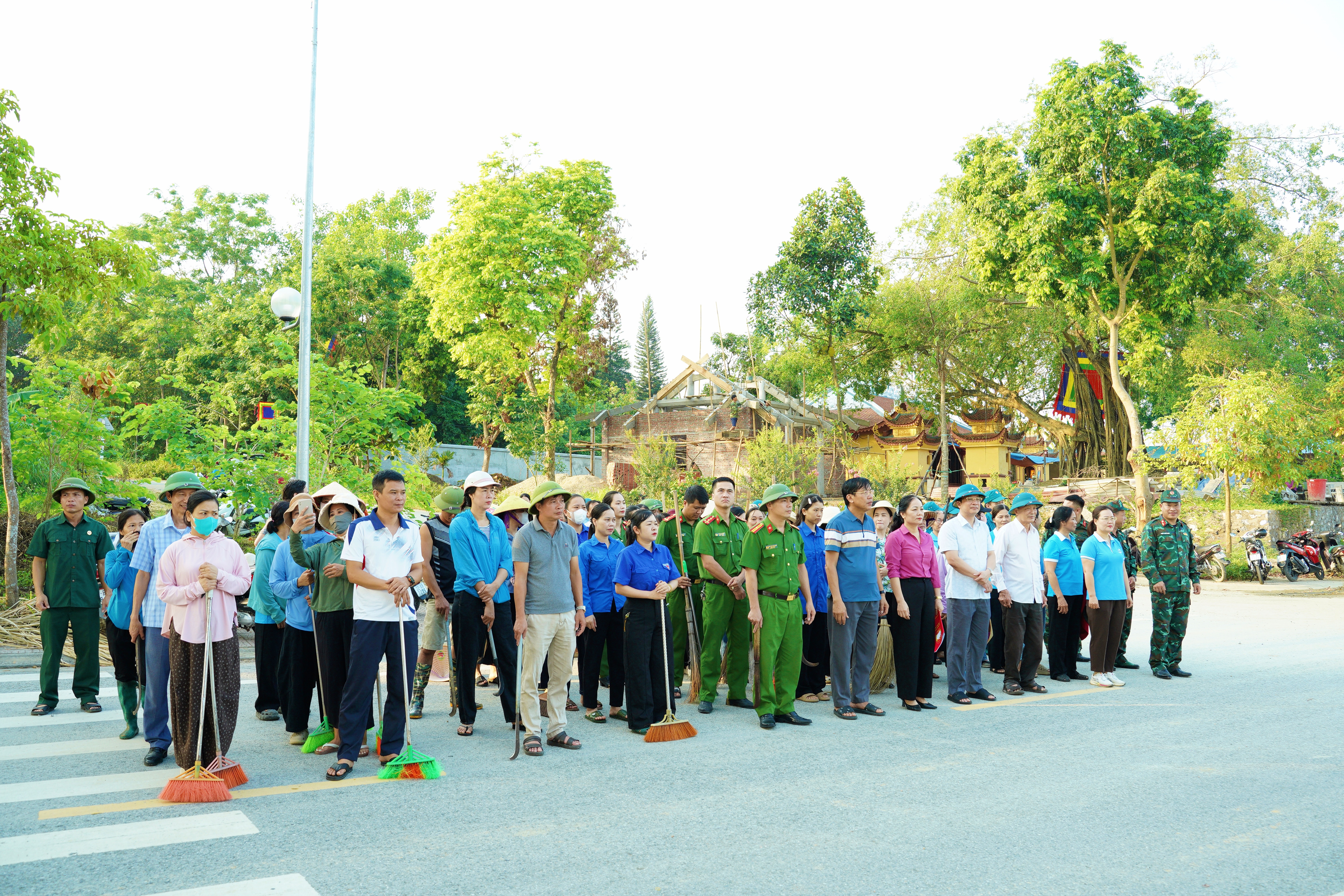 Phường Nông Tiến: Đồng loạt ra quân, đưa công tác bảo vệ môi trường trở thành ý thức tự giác của toàn dân