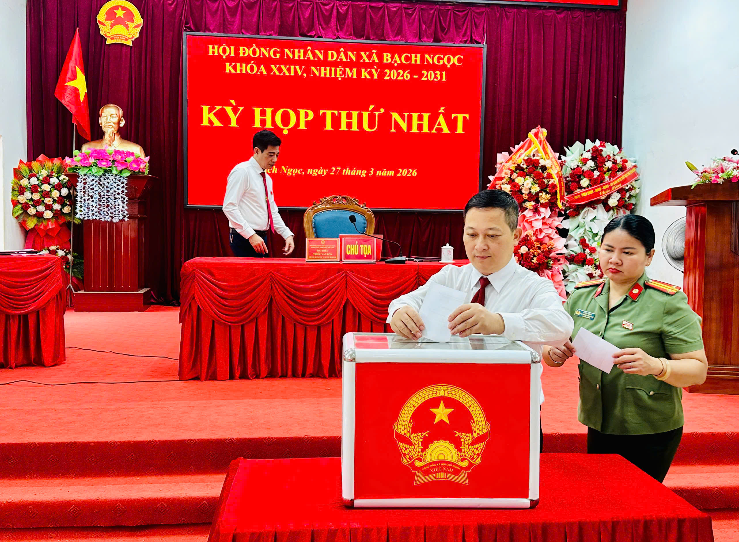 KỲ HỌP 7.jpg