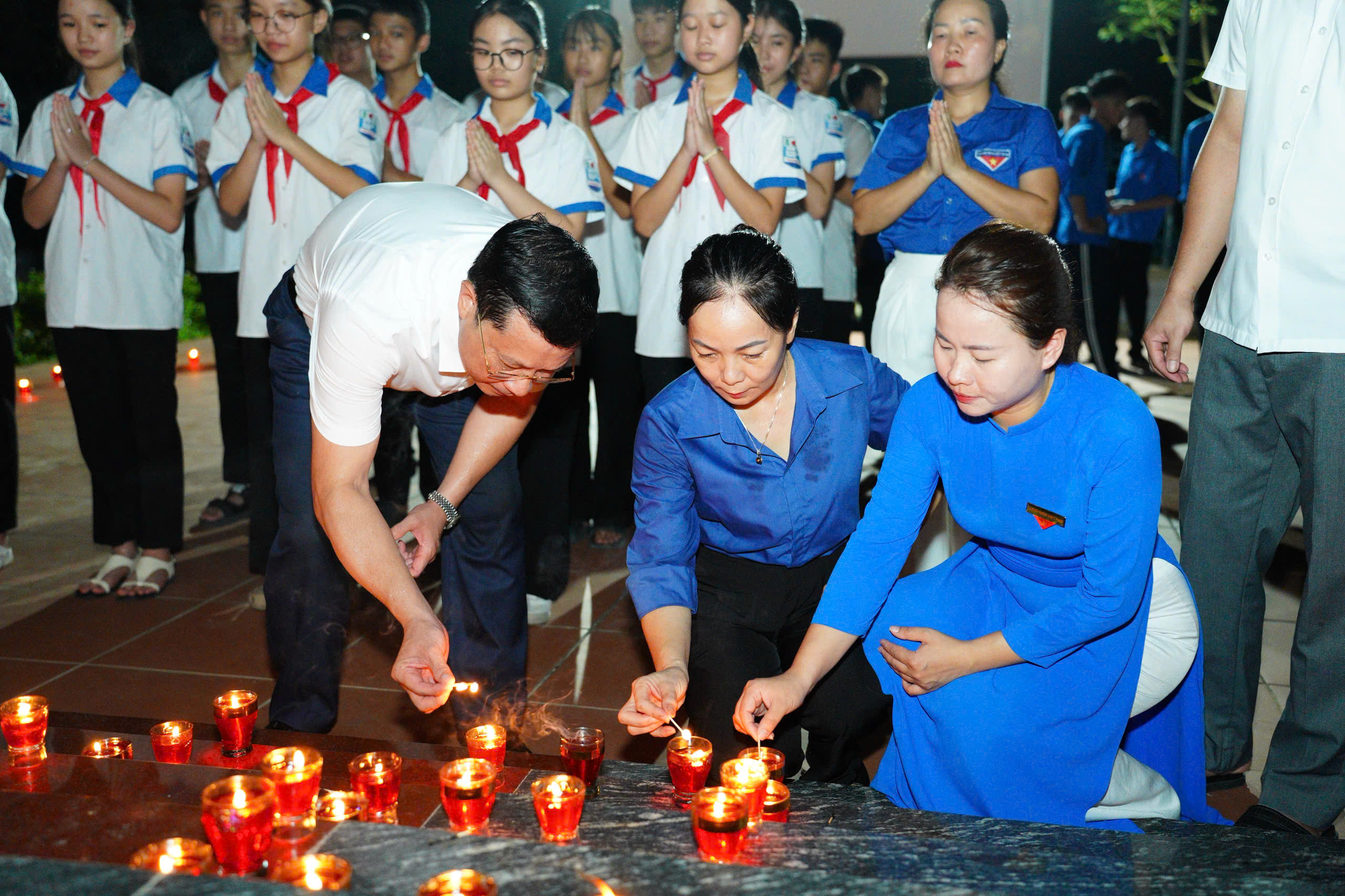 Phường Nông Tiến tổ chức Lễ "Thắp nến tri ân các Anh hùng liệt sĩ"