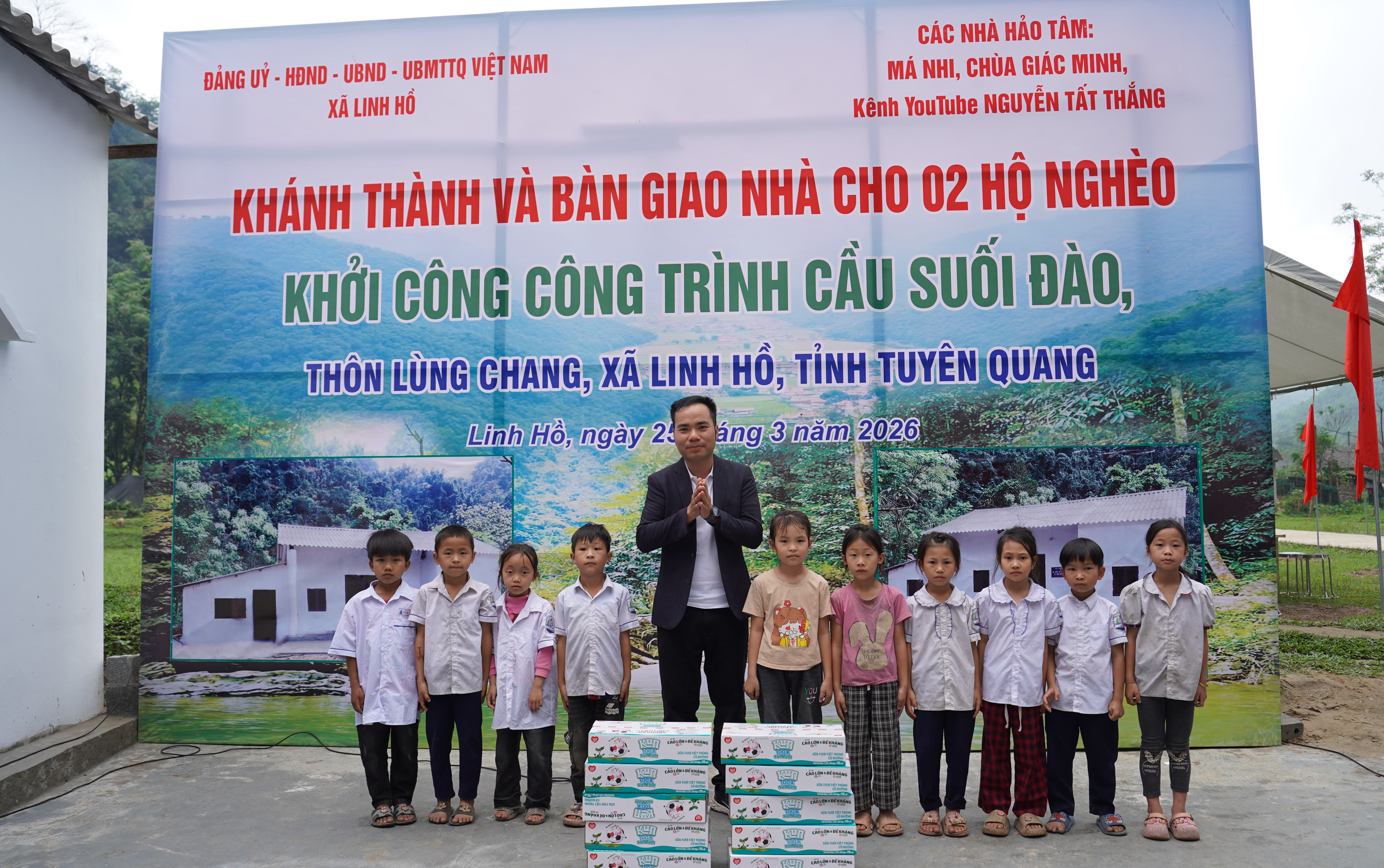 Kh&aacute;nh th&agrave;nh 10.JPG