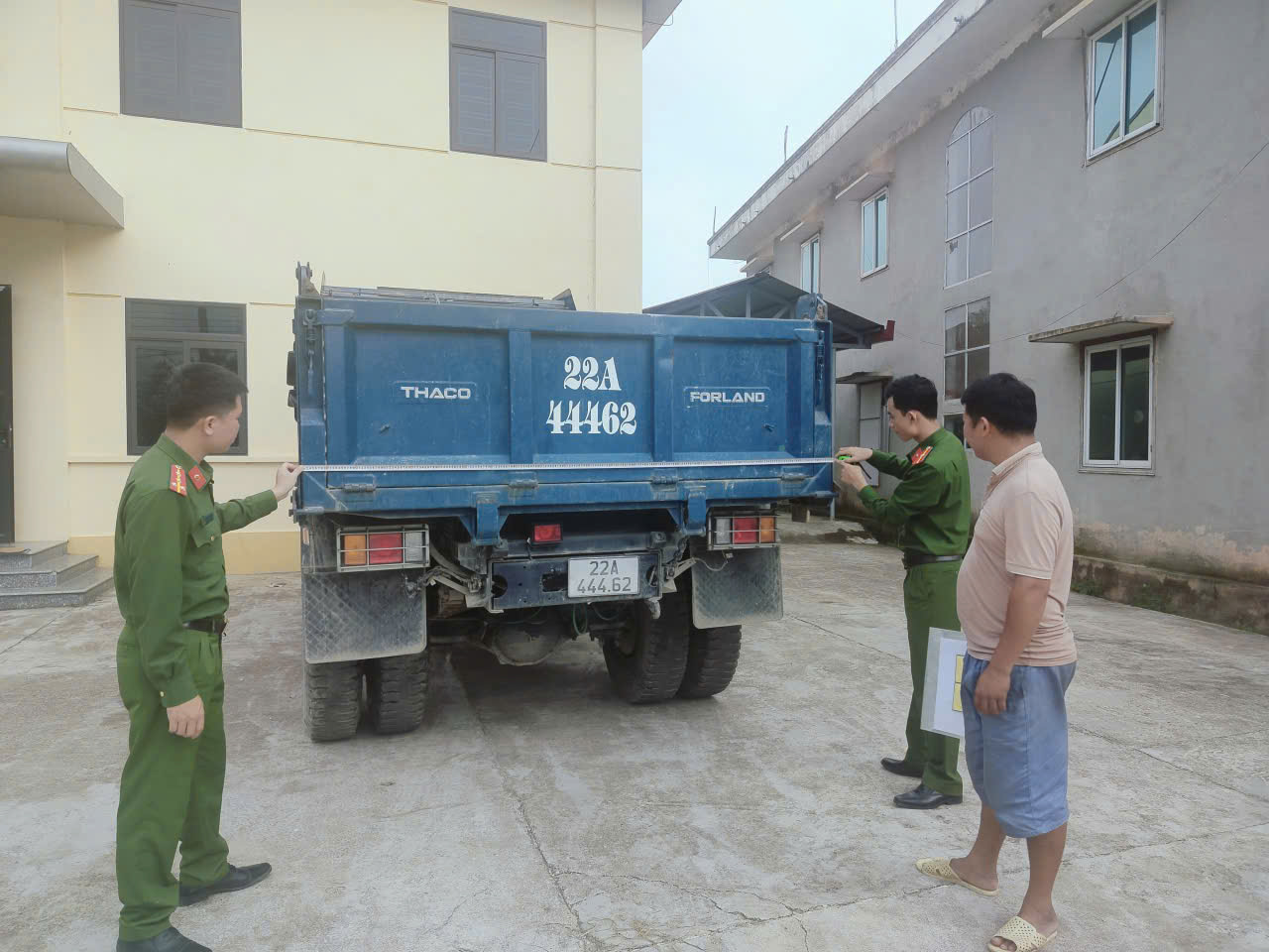 CÔNG AN XÃ PỜ LY NGÀI TỔNG RÀ SOÁT PHƯƠNG TIỆN, TĂNG CƯỜNG QUẢN LÝ VÀ BẢO ĐẢM TRẬT TỰ, AN TOÀN GIAO THÔNG