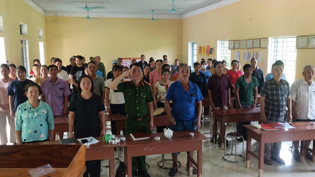 CÁC THÔN TRÊN ĐỊA BÀN XÃ TRUNG SƠN SÔI NỔI TỔ CHỨC NGÀY HỘI TOÀN DÂN BẢO VỆ AN NINH TỔ QUỐC