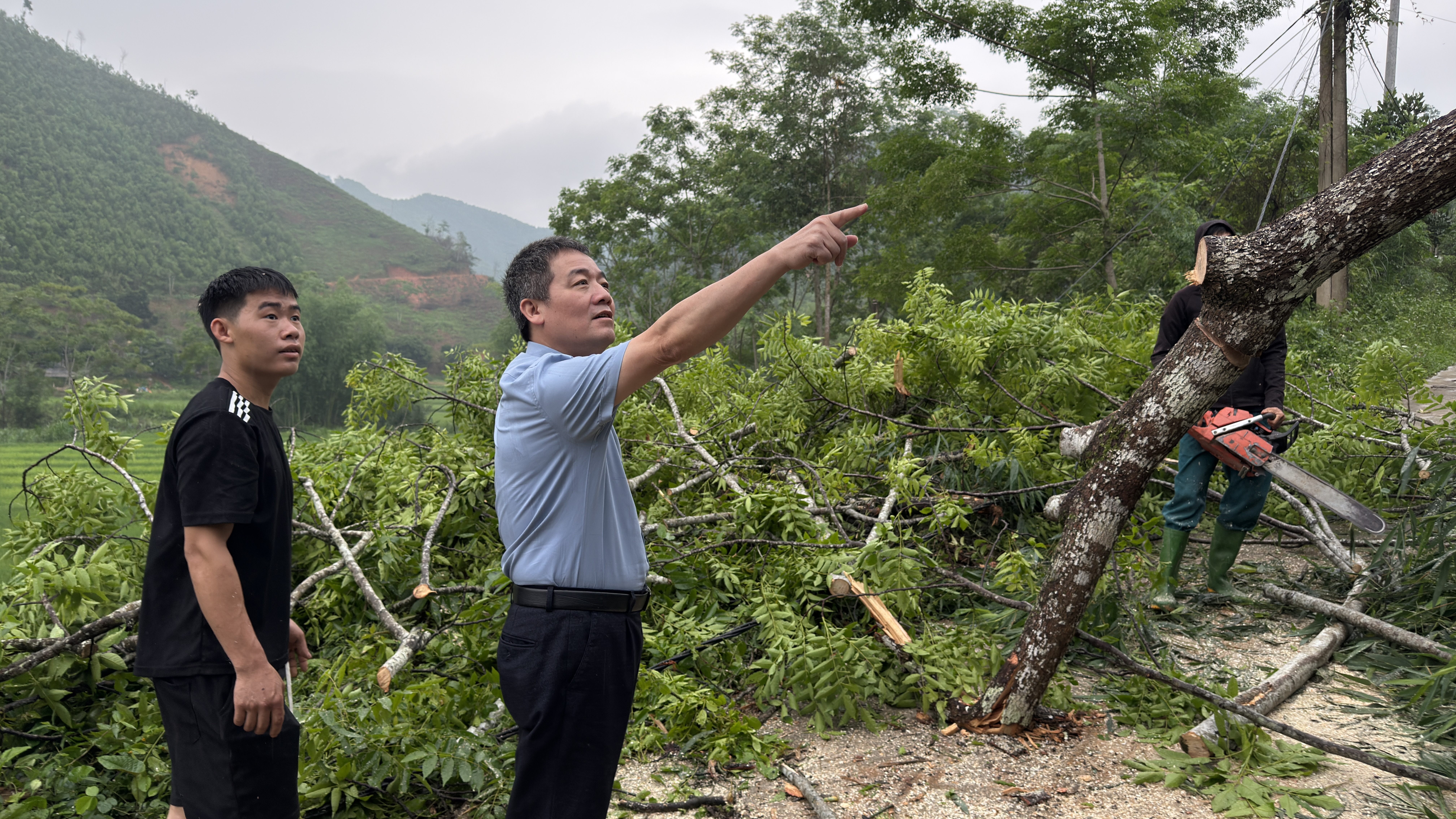 GIẢM THIỂU TỐI ĐA THIỆT HẠI DO MƯA LỚN, DÔNG LỐC, SẠT LỞ ĐẤT GÂY RA TRÊN ĐỊA BÀN XÃ YÊN PHÚ