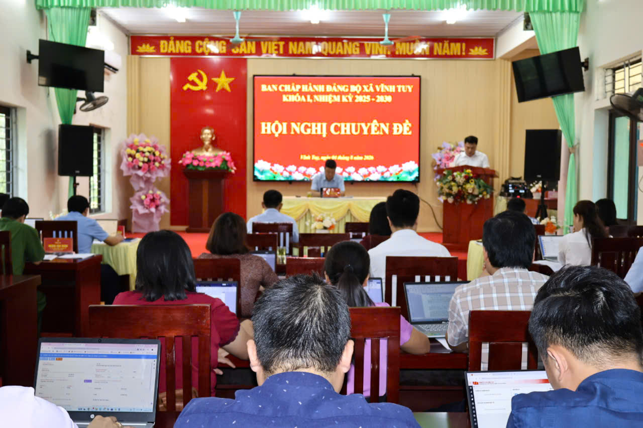 Họp BCH chuyên đề 4 th 8 giữa,.jpg