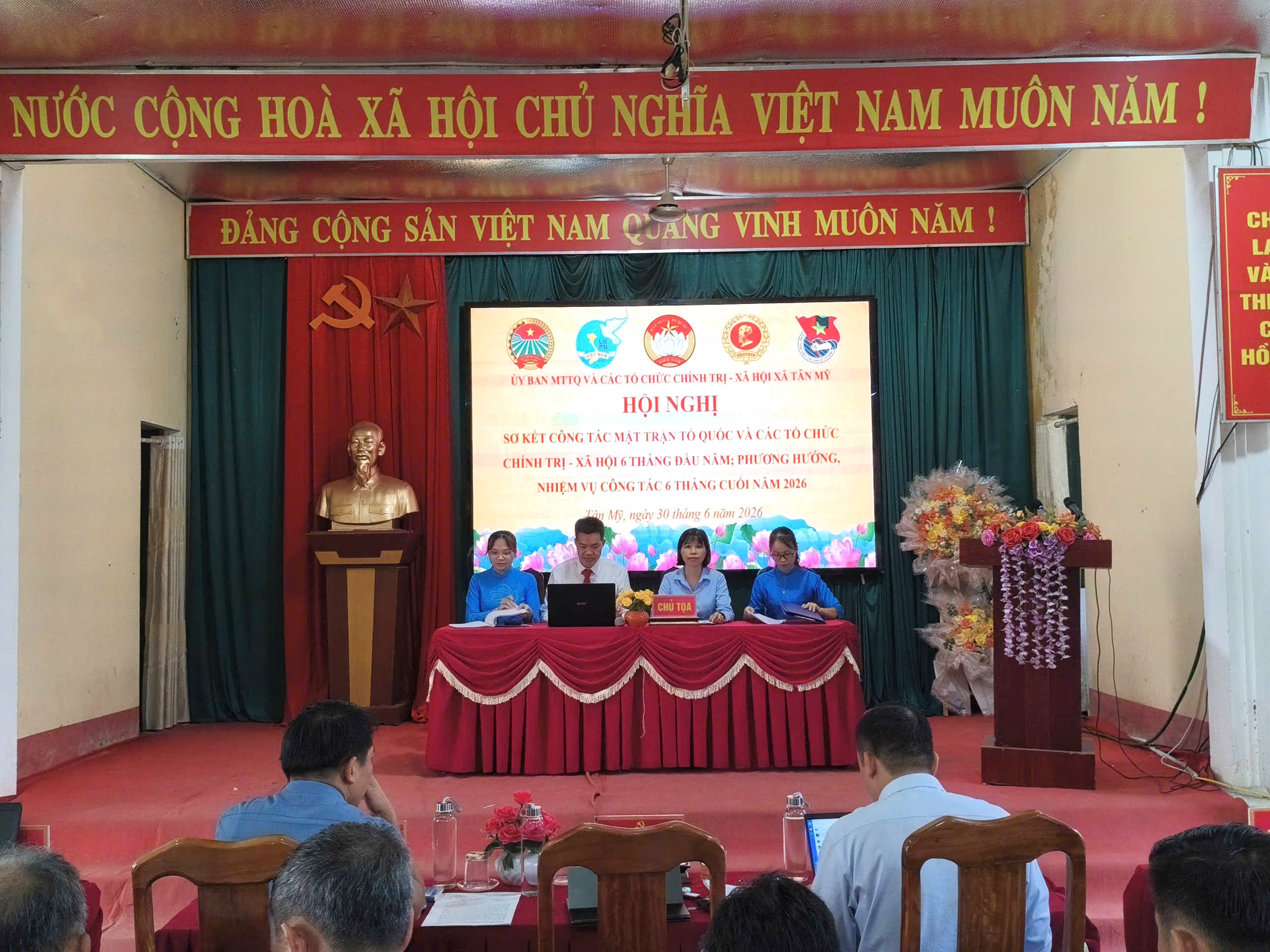 SƠ KẾT CÔNG TÁC MẶT TRẬN 6 THÁNG ĐẦU NĂM VÀ CÔNG BỐ CÁC QUYẾT ĐỊNH SẮP XẾP, TỔ CHỨC LẠI CHI ĐOÀN, CHI HỘI