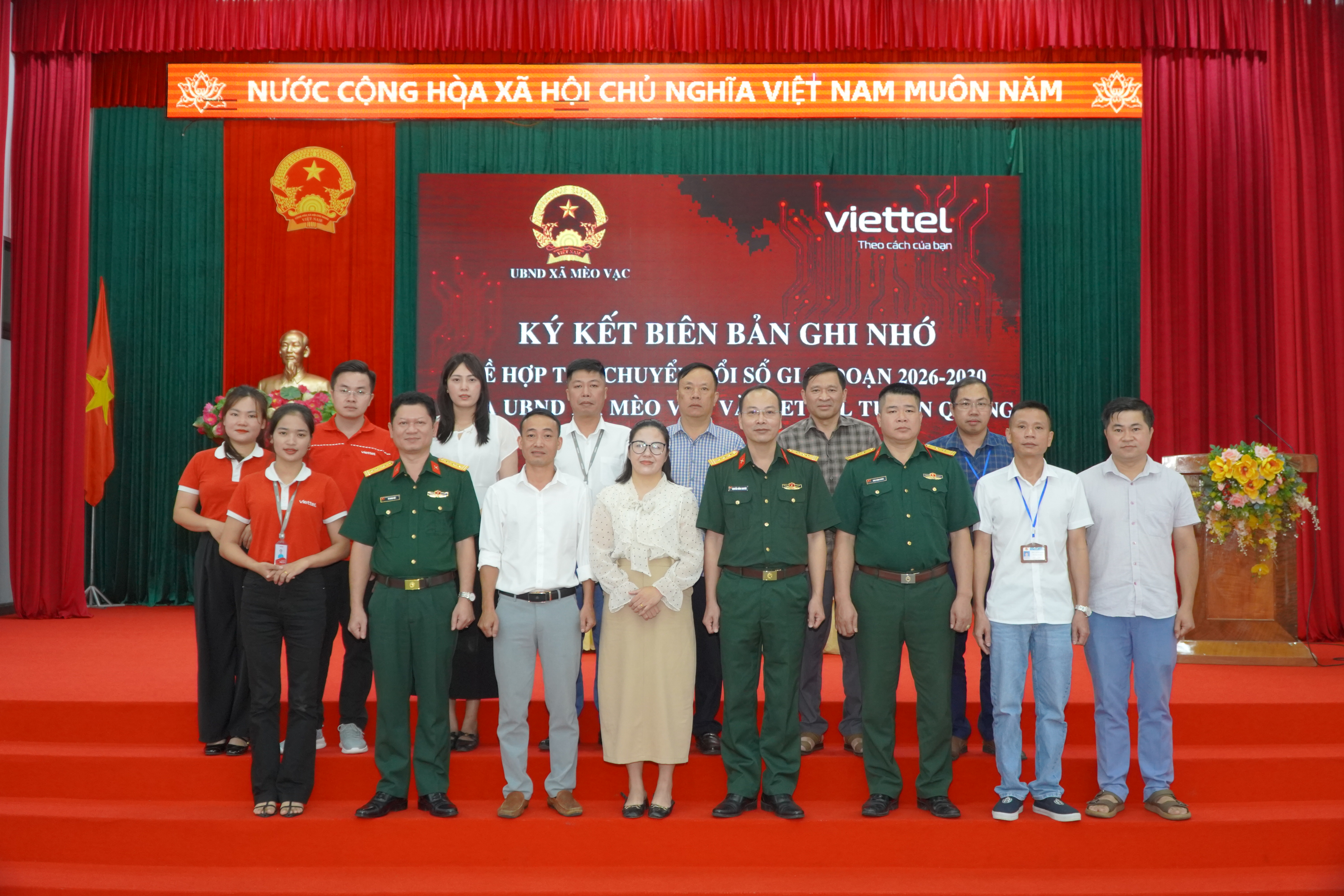 UBND xã Mèo Vạc ký kết Biên bản ghi nhớ hợp tác chuyển đổi số giai đoạn 2026 – 2030 với Viettel Tuyên Quang