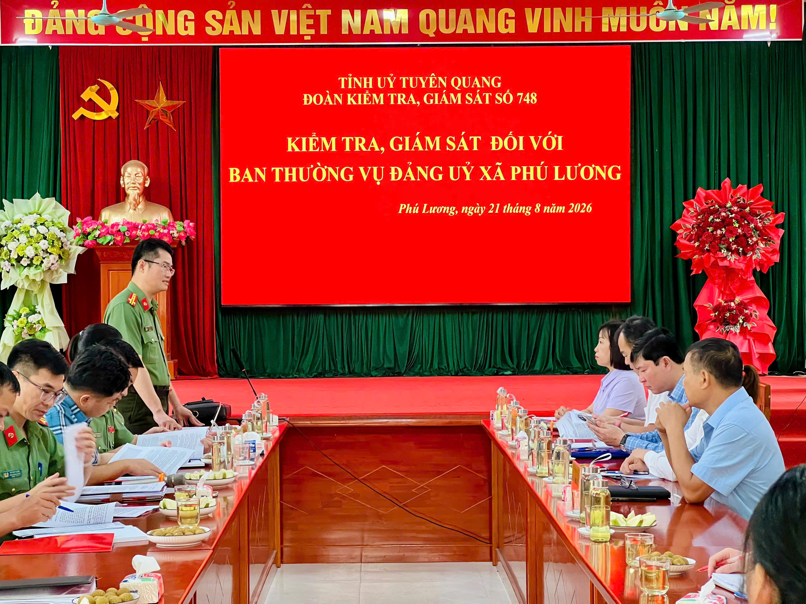 ĐOÀN KIỂM TRA, GIÁM SÁT SỐ 748 CỦA BAN THƯỜNG VỤ TỈNH ỦY LÀM VIỆC VỚI BAN THƯỜNG VỤ ĐẢNG ỦY XÃ PHÚ LƯƠNG