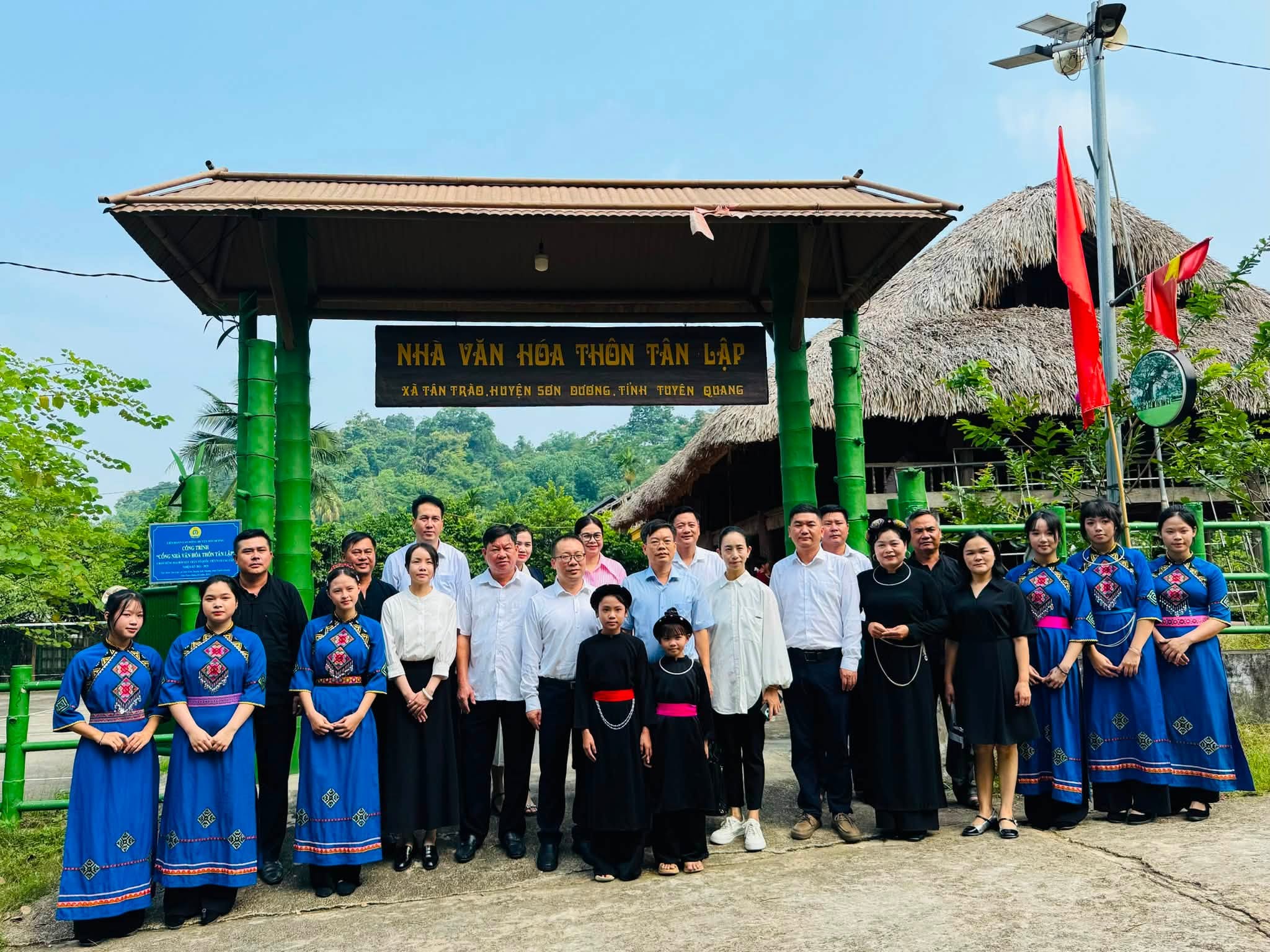 Đoàn đại biểu Ban Tuyên truyền Châu ủy Văn Sơn, tỉnh Vân Nam (Trung Quốc) khảo sát kinh nghiệm tuyên truyền, vận động Nhân dân phát triển nông thôn tại xã Tân Trào