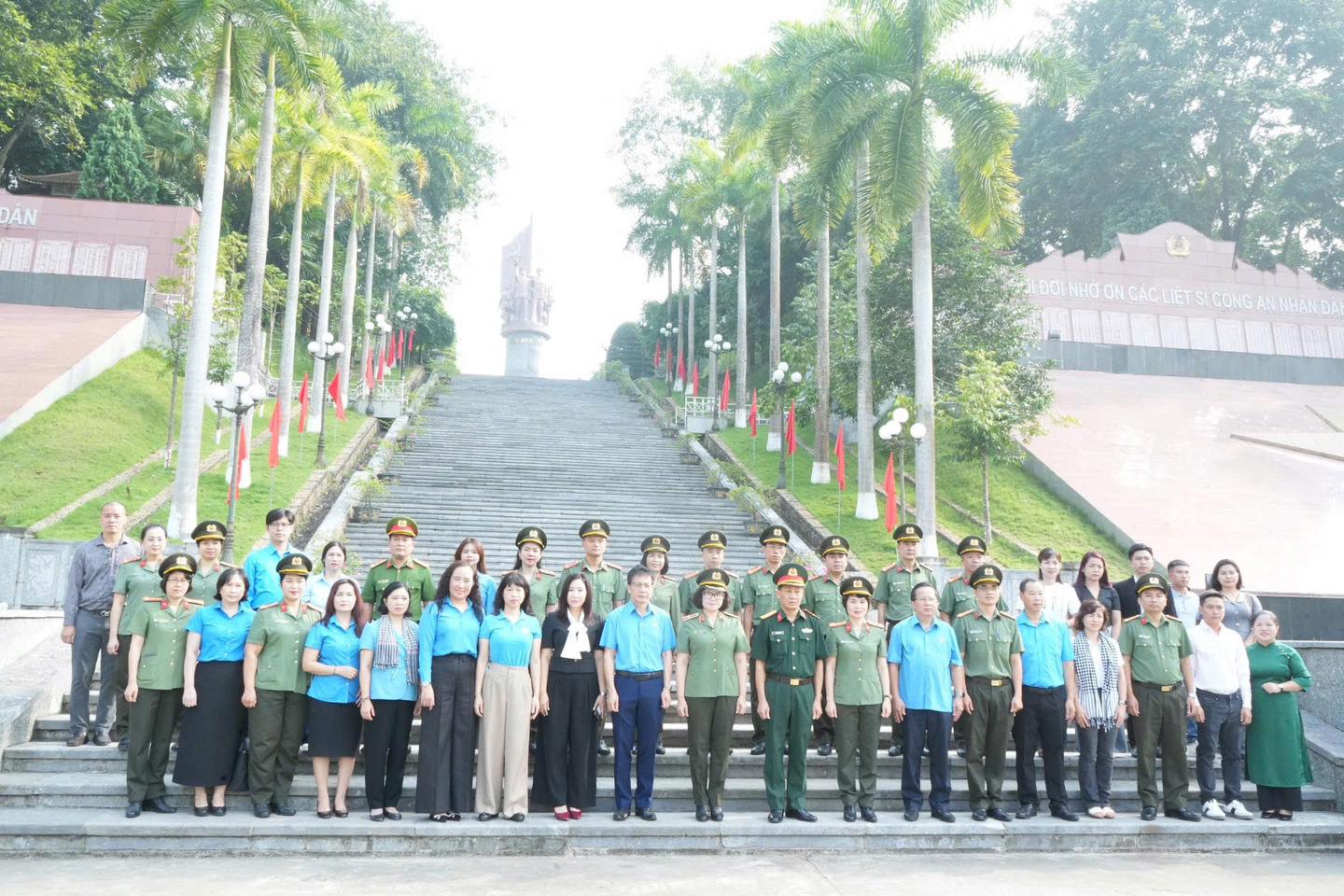 KHỐI THI ĐUA CÔNG ĐOÀN NGÀNH TRUNG ƯƠNG HÀNH CHÍNH SỰ NGHIỆP VÀ LỰC LƯỢNG VŨ TRANG TỔ CHỨC SINH HOẠT CHÍNH TRỊ TẠI TUYÊN QUANG
