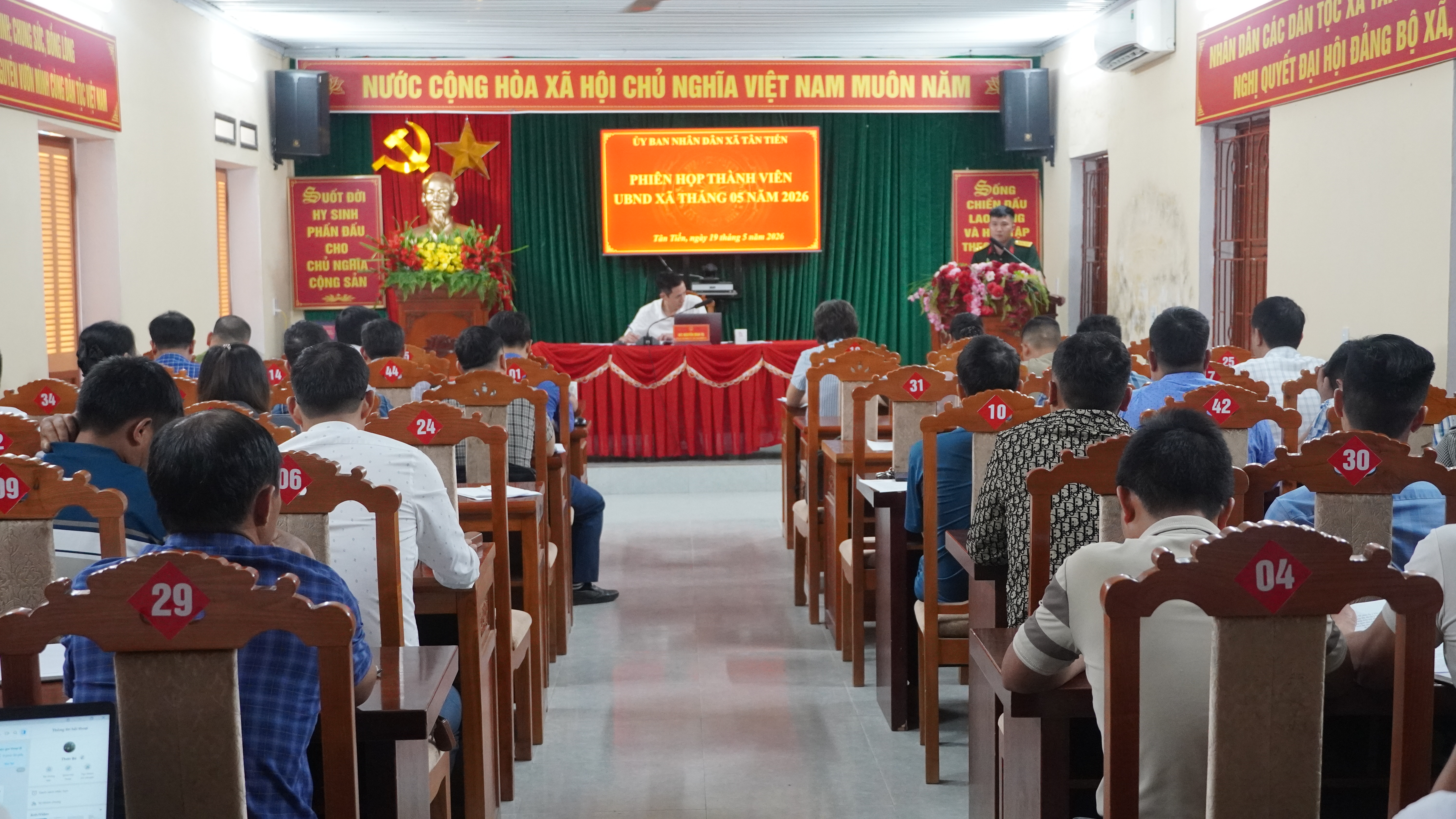 Phiên họp Thành viên UBND xã tháng 05 năm 2026