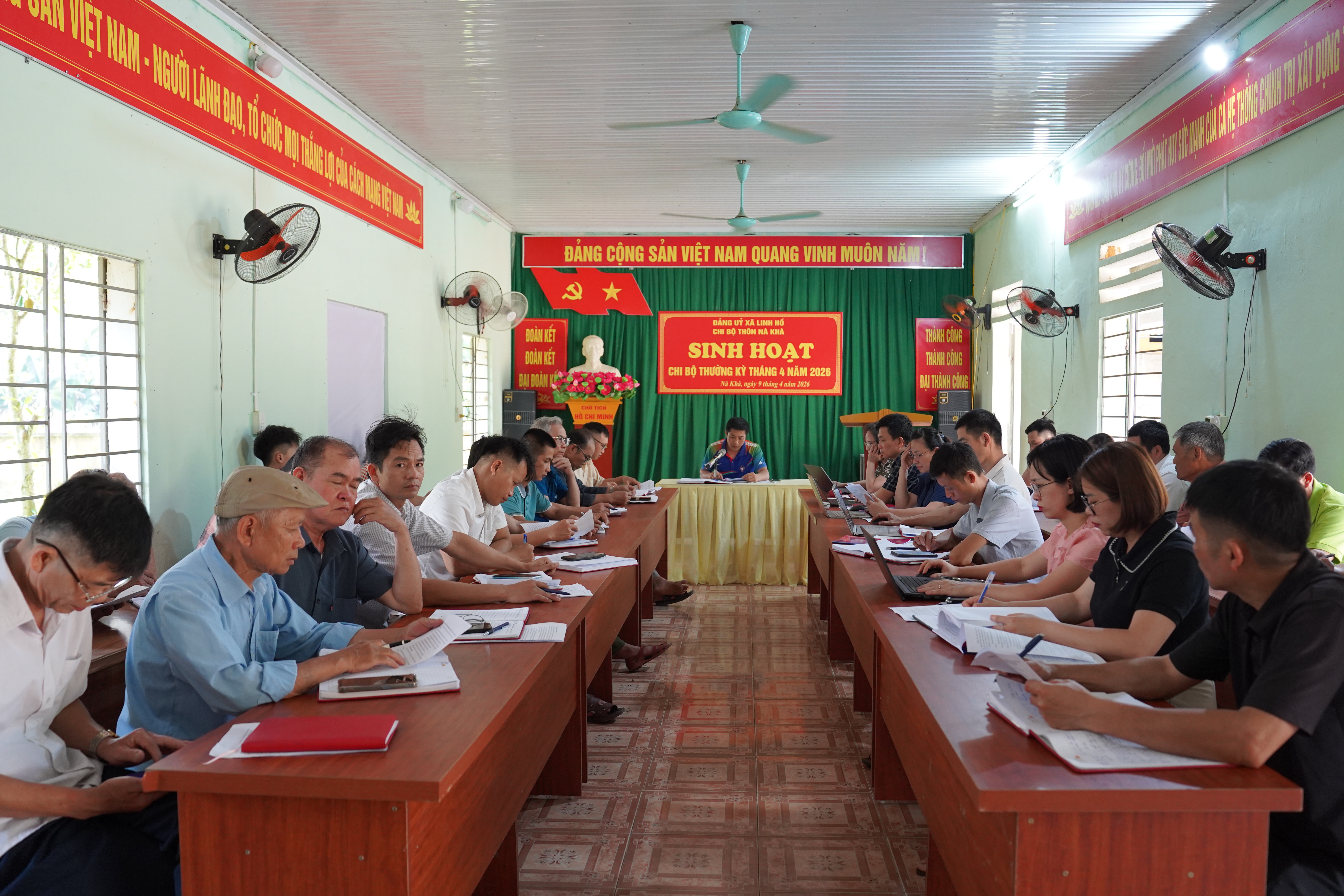 Chi bộ thôn Nà Khà sinh hoạt thường kỳ tháng 4 năm 2026
