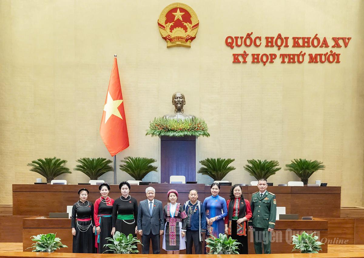 Đoàn đại biểu Quốc hội tỉnh tham dự Kỳ họp thứ 10 Quốc hội khoá XV