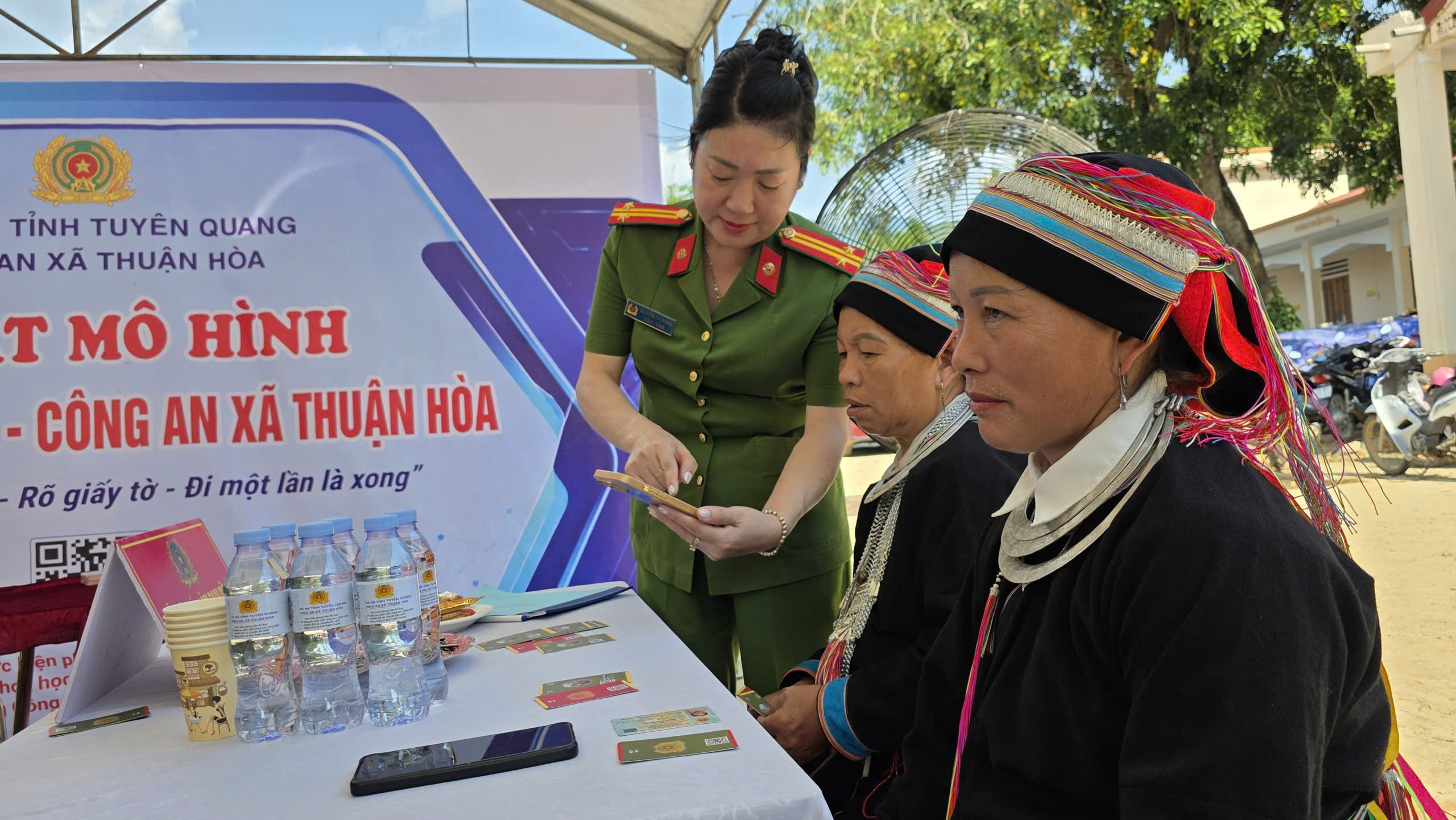 “CỔNG KẾT NỐI SỐ” CÔNG AN XÃ: HIỆN ĐẠI, VÌ NHÂN DÂN PHỤC VỤ