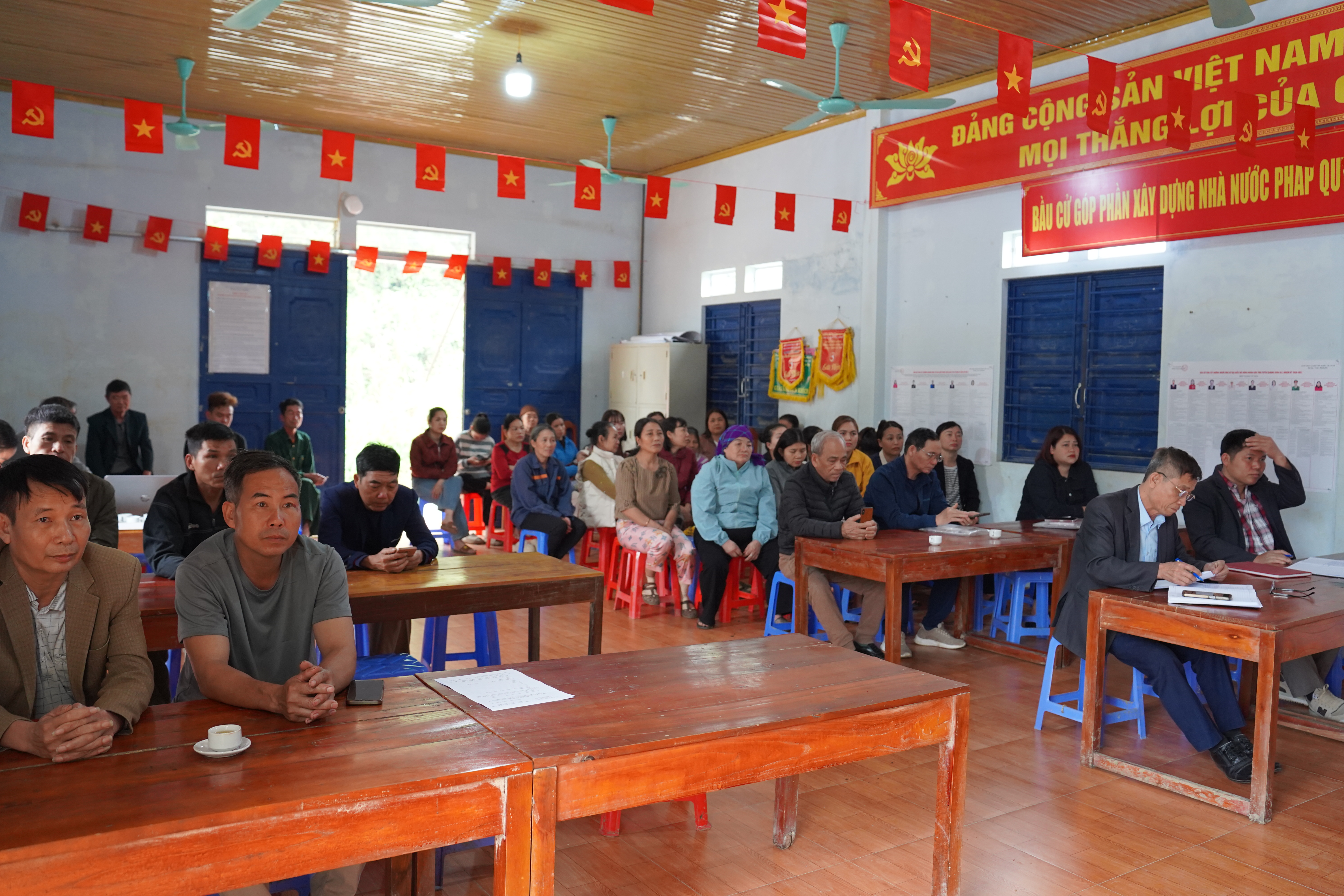 Tiếp x&uacute;c 6.JPG