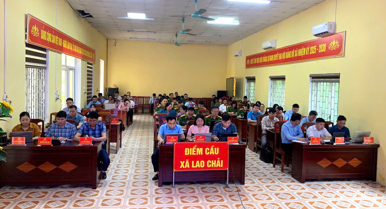 Xã Lao Chải: Tham gia Hội nghị trực tuyến toàn quốc nghiên cứu, quán triệt Nghị quyết Trung ương 2 khóa XIV.