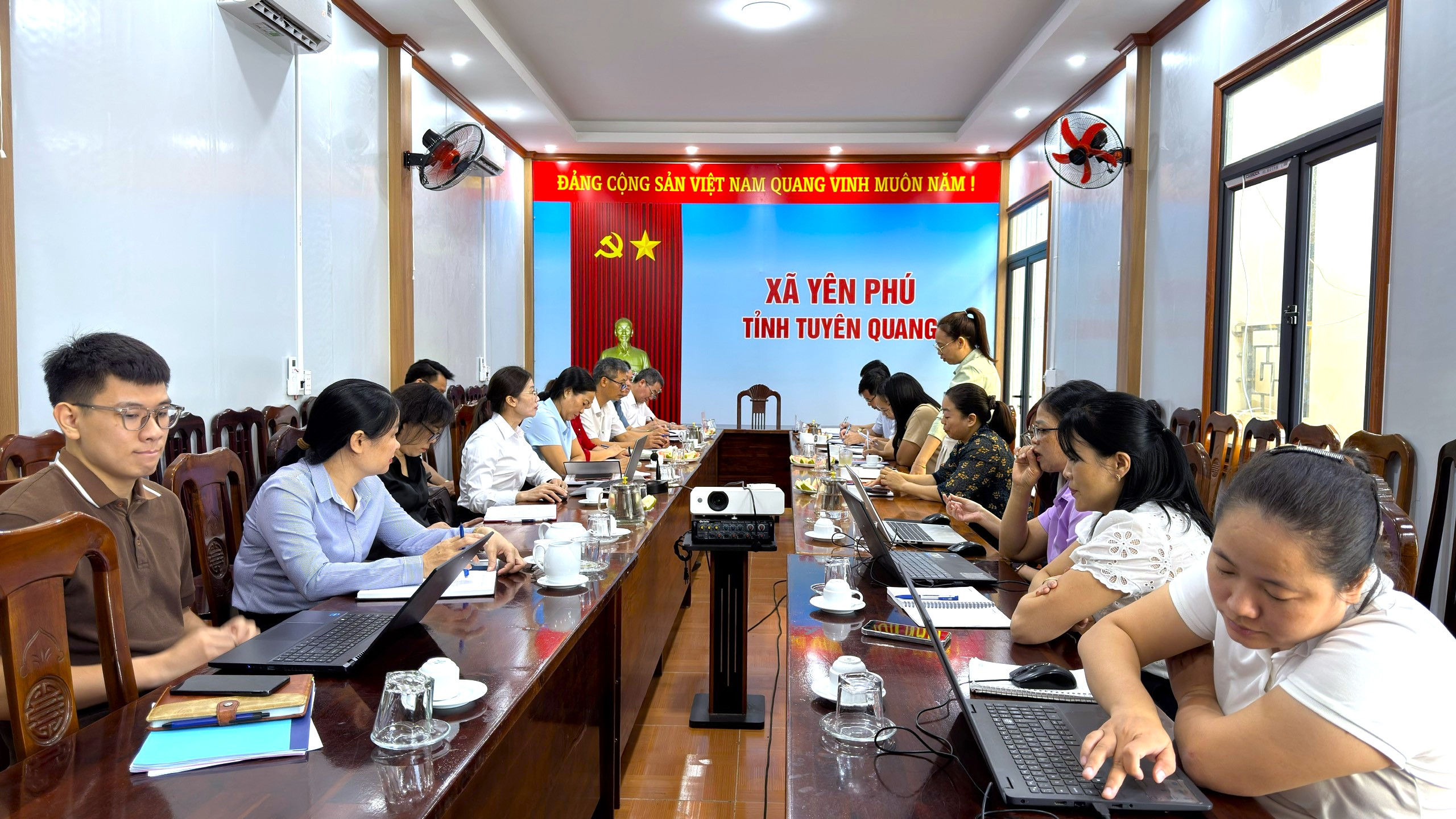 XÃ YÊN PHÚ LÀM VIỆC VỚI KHO BẠC NHÀ NƯỚC KHU VỰC VIII