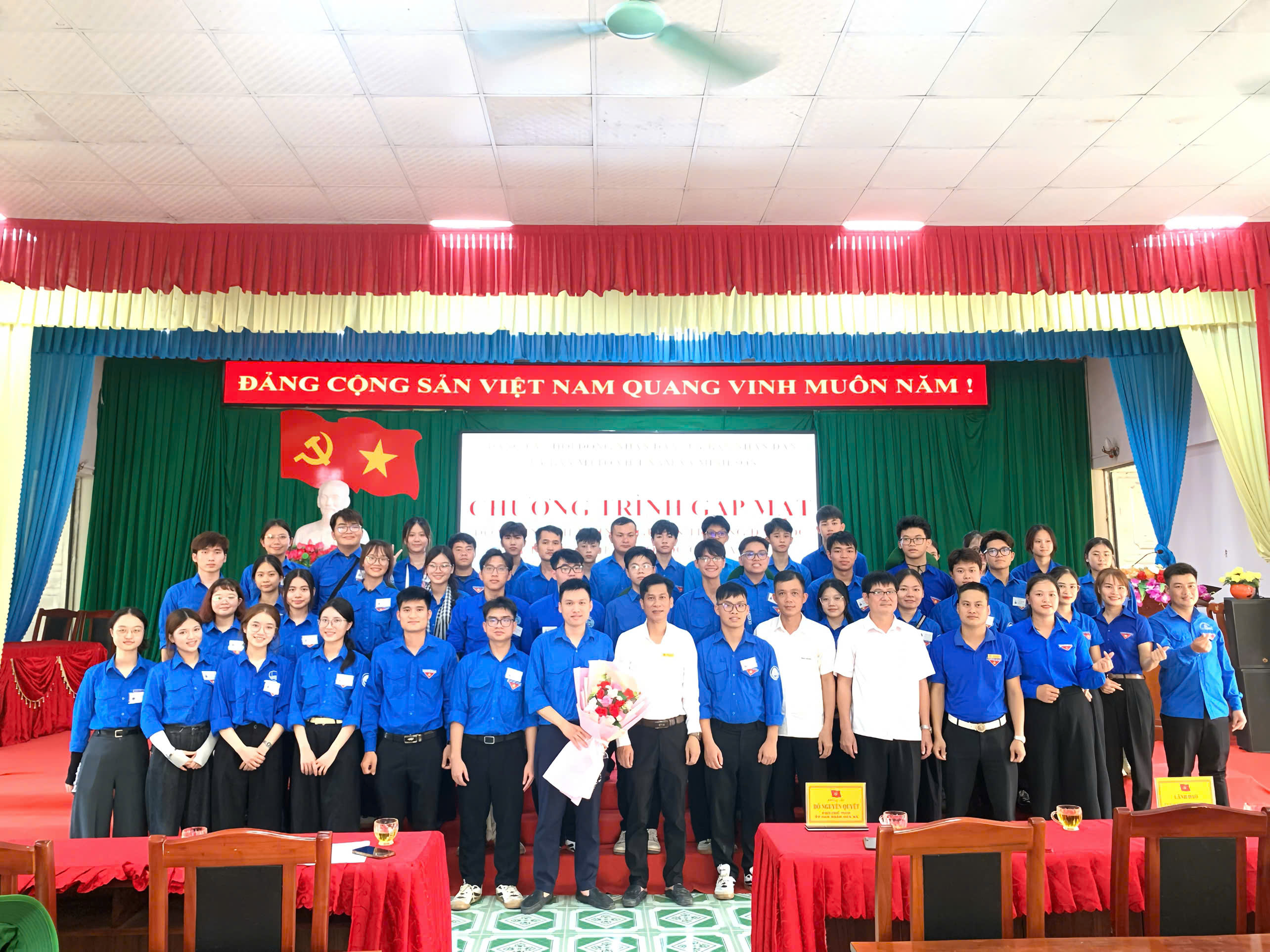 XÃ MINH SƠN TỔ CHỨC CHƯƠNG TRÌNH GẶP MẶT ĐOÀN SINH VIÊN TÌNH NGUYỆN TRƯỜNG ĐẠI HỌC Y DƯỢC – ĐẠI HỌC QUỐC GIA HÀ NỘI