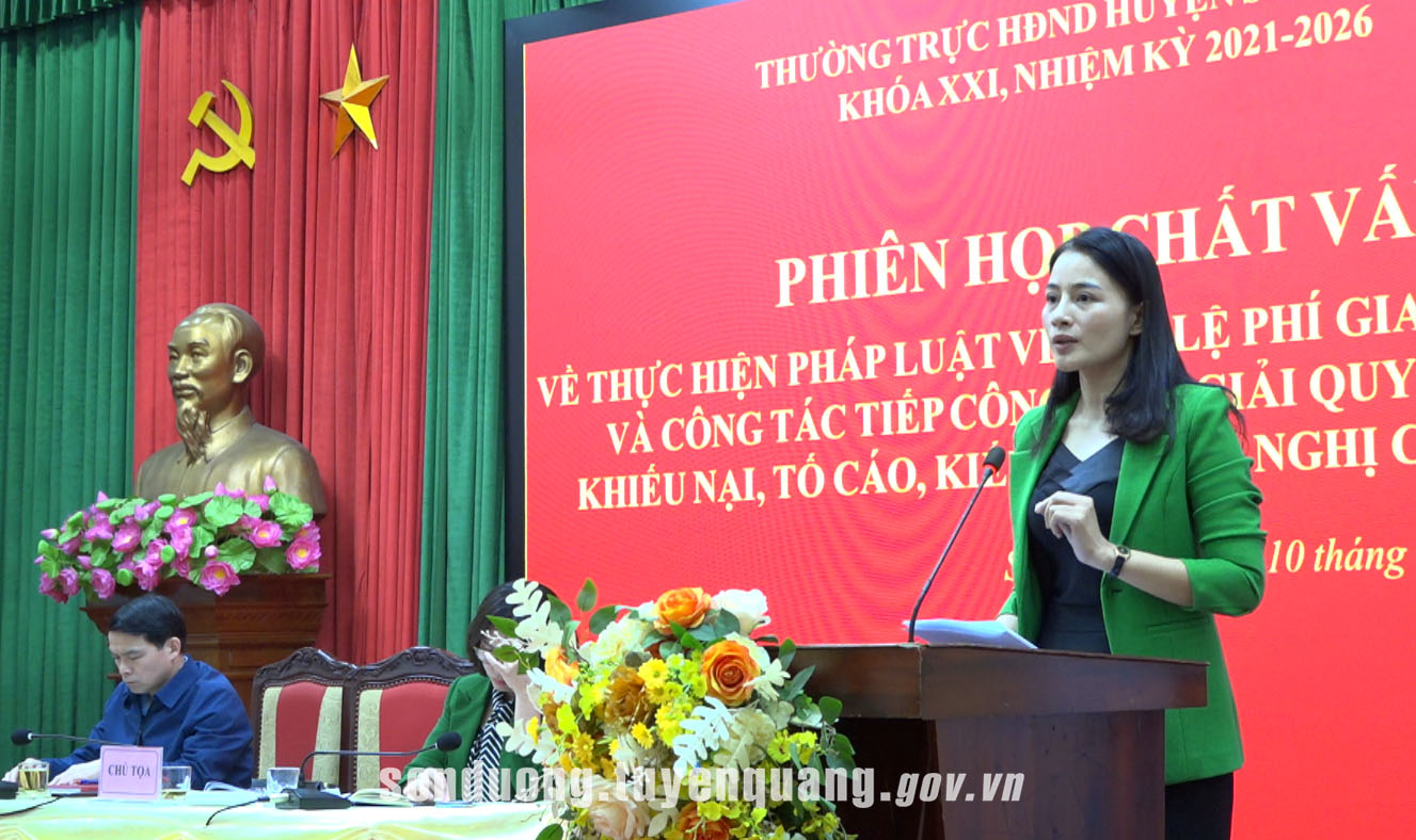 Phiên họp chất vấn về việc thực hiện Quy định của pháp luật về phí, lệ
