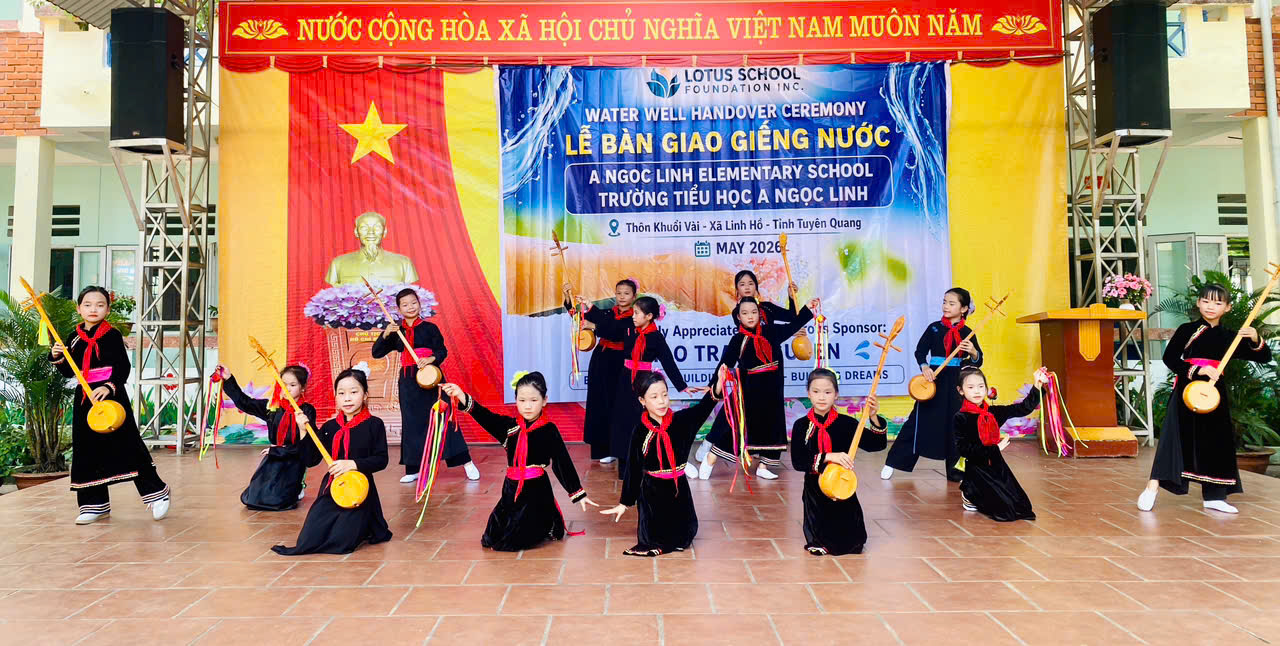 Trao tặng công trình giếng nước sạch cho Trường Tiểu học A Ngọc Linh