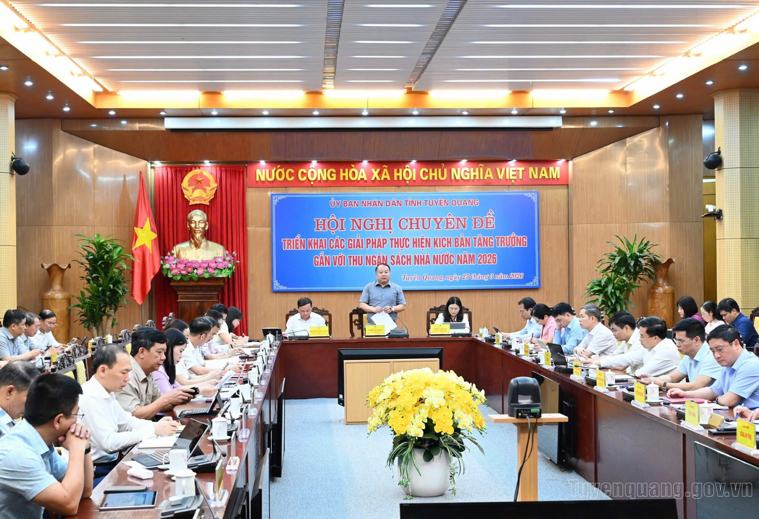 Tháo gỡ điểm nghẽn, khơi thông nguồn lực để thúc đẩy tăng trưởng 