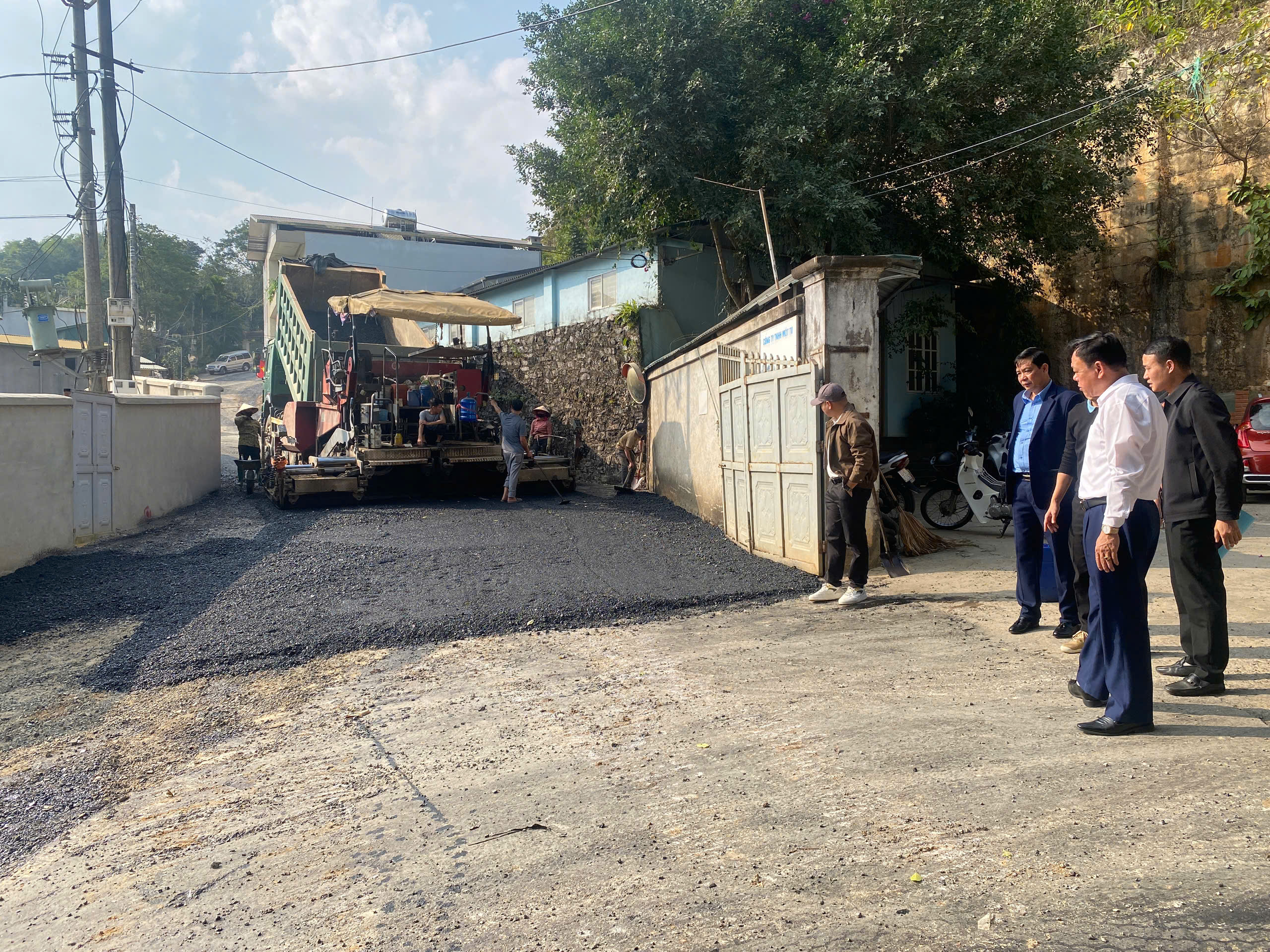 Khẩn trương hoàn thành thi công tuyến đường Hồ Xuân Hương - Sùng Dúng Lù