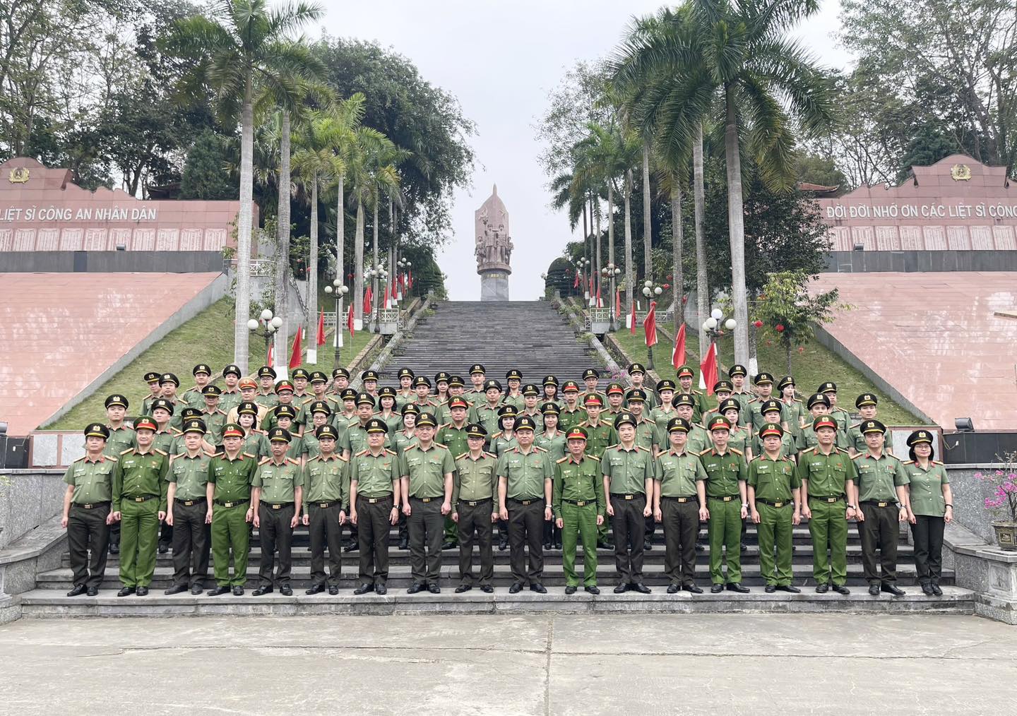LỰC LƯỢNG THAM MƯU CÔNG AN THÀNH PHỐ HÀ NỘI TỔ CHỨC HOẠT ĐỘNG “VỀ NGUỒN”