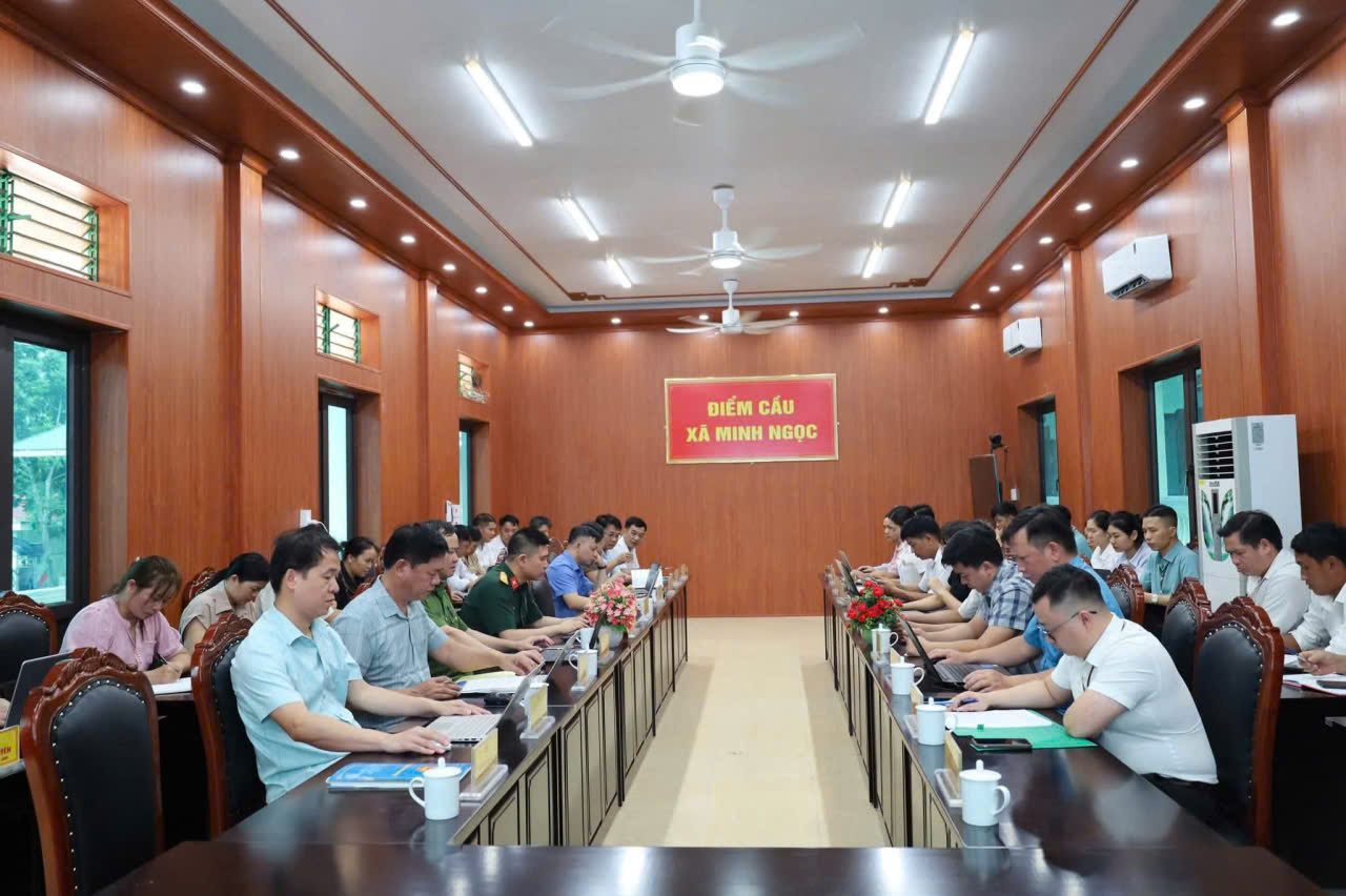 ĐẢNG ỦY XÃ MINH NGỌC TỔ CHỨC HỘI NGHỊ HỌC TẬP, QUÁN TRIỆT VÀ TRIỂN KHAI CÁC VĂN BẢN CỦA ĐẢNG