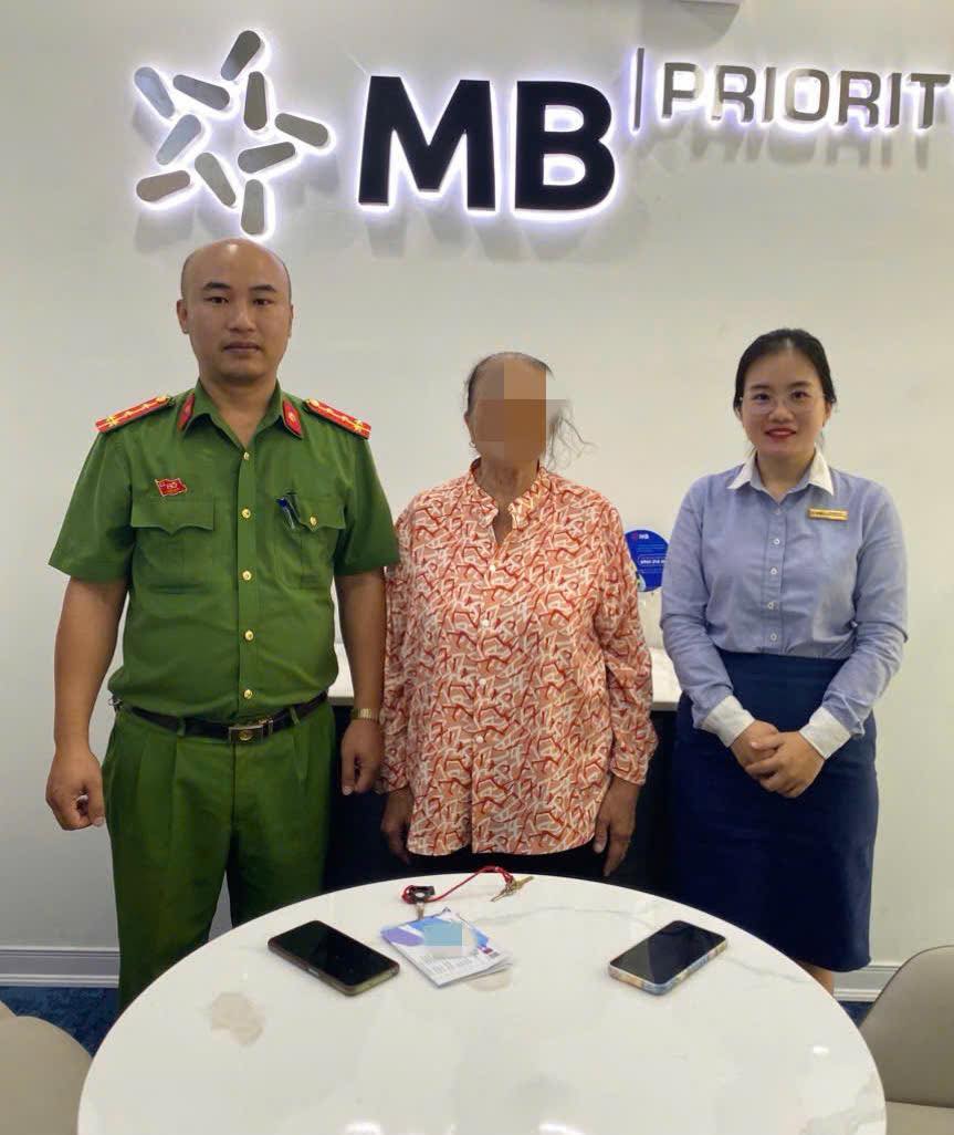 KỊP THỜI NGĂN CHẶN NGƯỜI DÂN CHUYỂN KHOẢN 200 TRIỆU ĐỒNG CHO ĐỐI TƯỢNG LỪA ĐẢO 