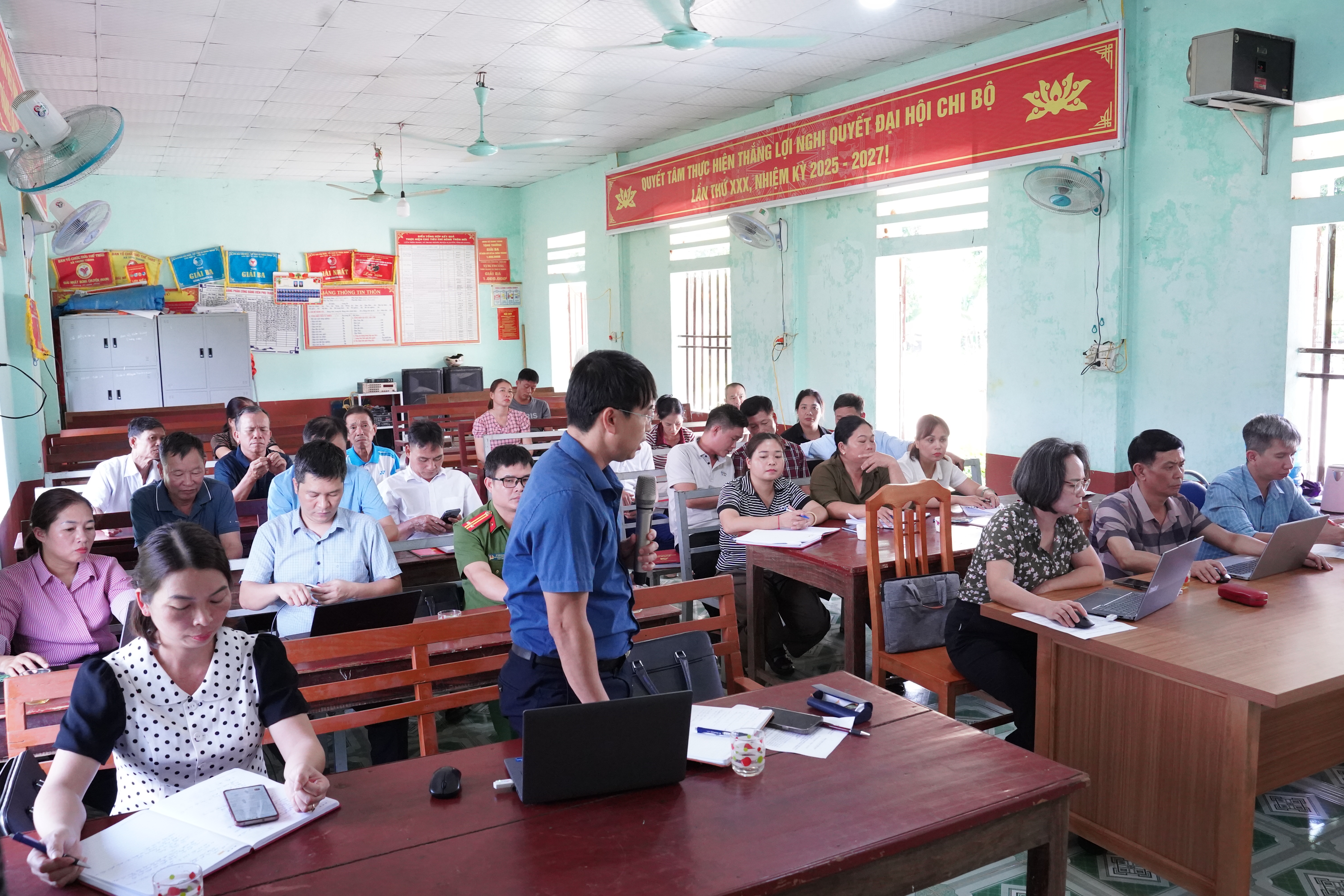 Th&ocirc;n Trang 7.JPG