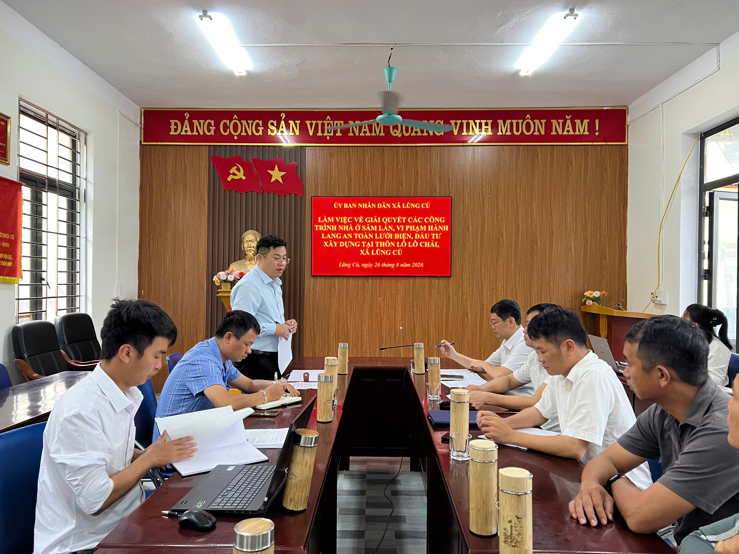 XÃ LŨNG CÚ TĂNG CƯỜNG XỬ LÝ CÔNG TRÌNH VI PHẠM HÀNH LANG AN TOÀN LƯỚI ĐIỆN