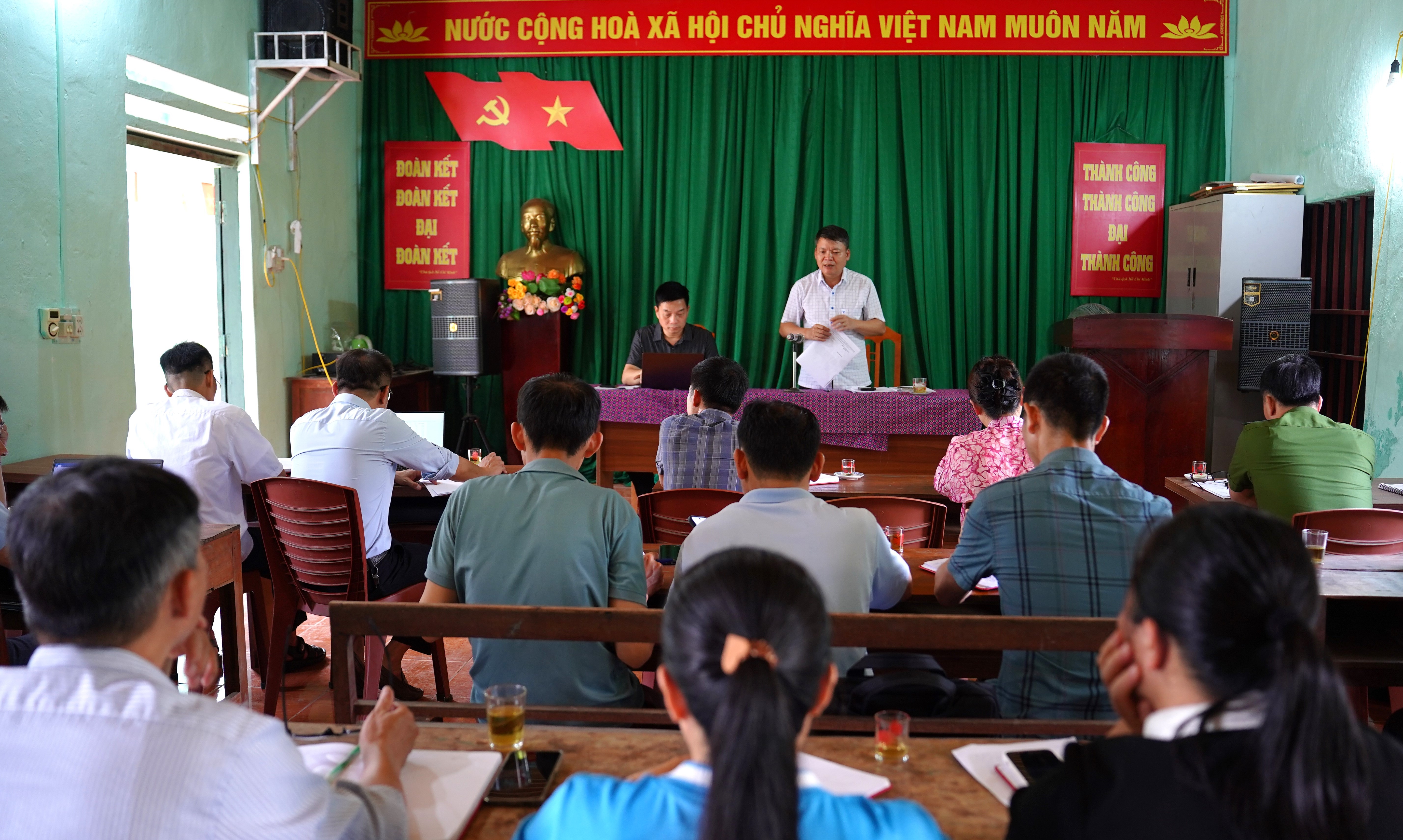 N&agrave; diềm 8.JPG