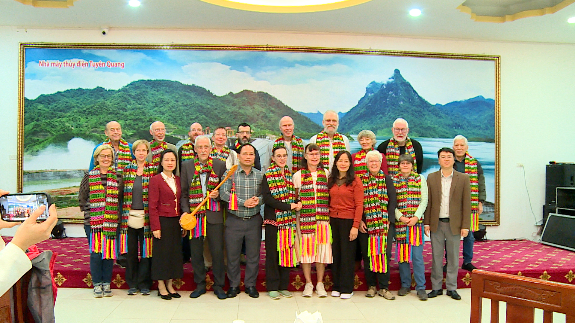 Đoàn công tác của Hội Hữu nghị Việt Nam – Đức làm việc với lãnh đạo 2 xã Nà Hang và Lâm Bình