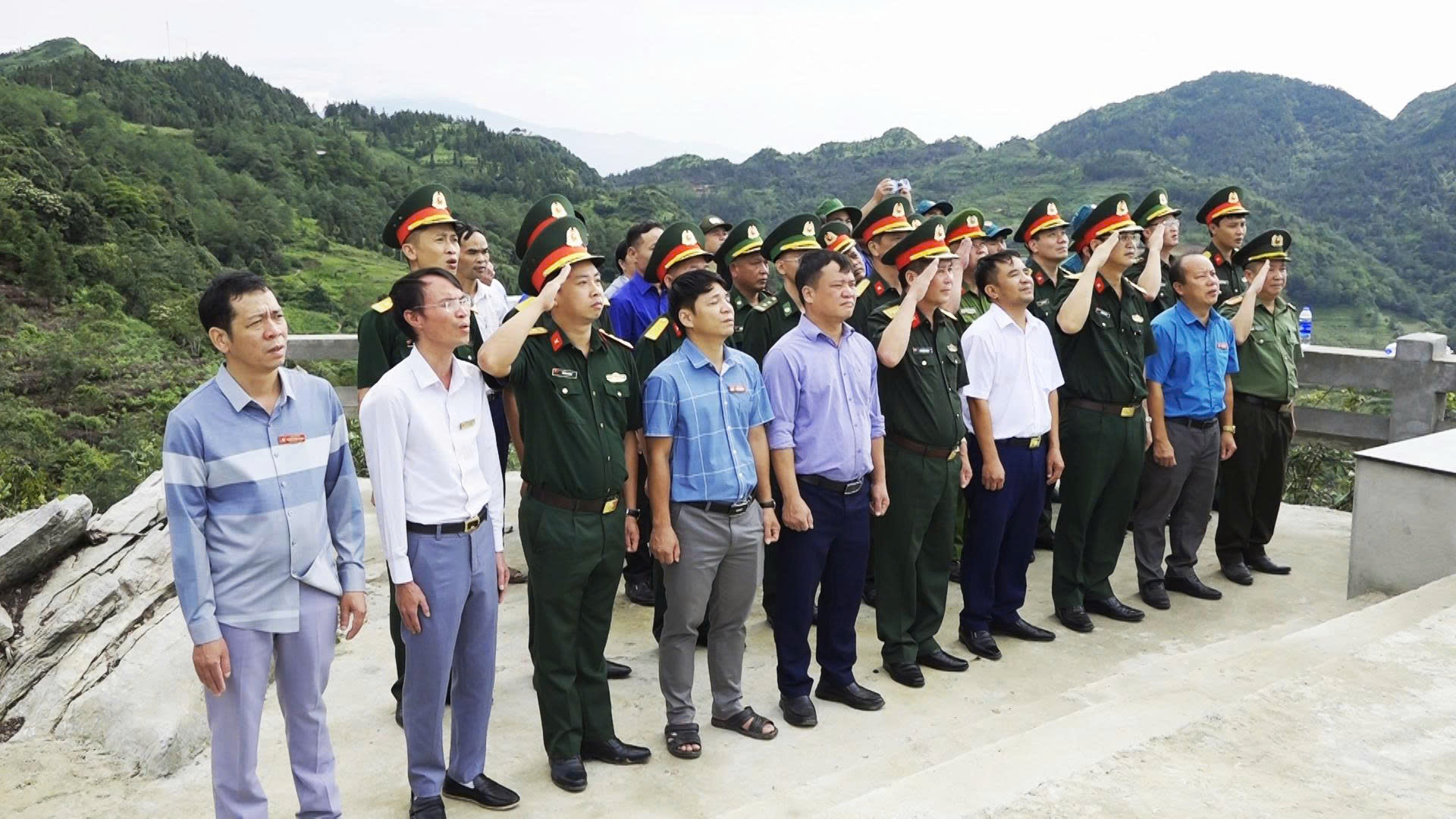 XÍN MẦN TRANG TRỌNG TỔ CHỨC LỄ THƯỢNG CỜ
