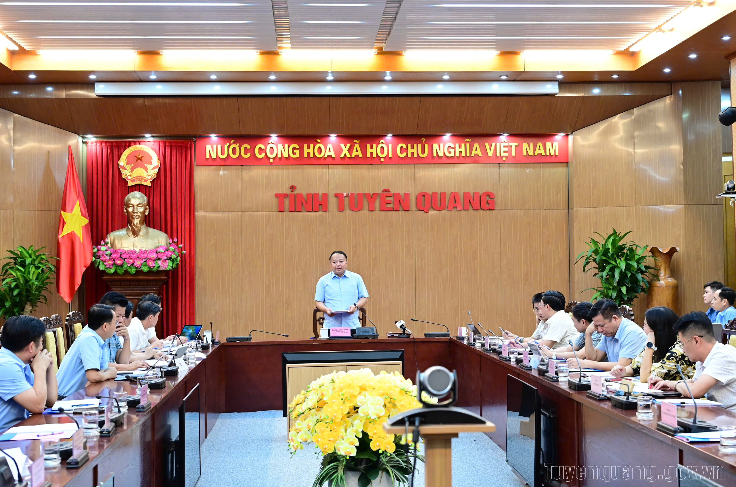 Đồng chí Chủ tịch UBND tỉnh Phan Huy Ngọc làm việc với Sở Nông nghiệp và Môi trường 