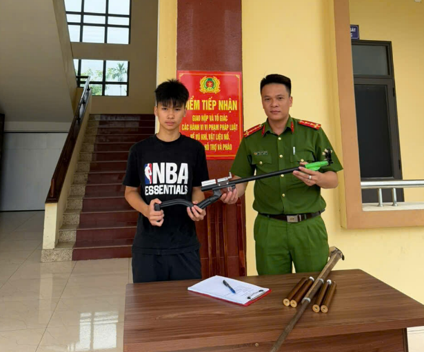 MỖI NGƯỜI DÂN PHƯỜNG MINH XUÂN LÀ MỘT TUYÊN TRUYỀN VIÊN TRONG VẬN ĐỘNG THU HỒI VŨ KHÍ