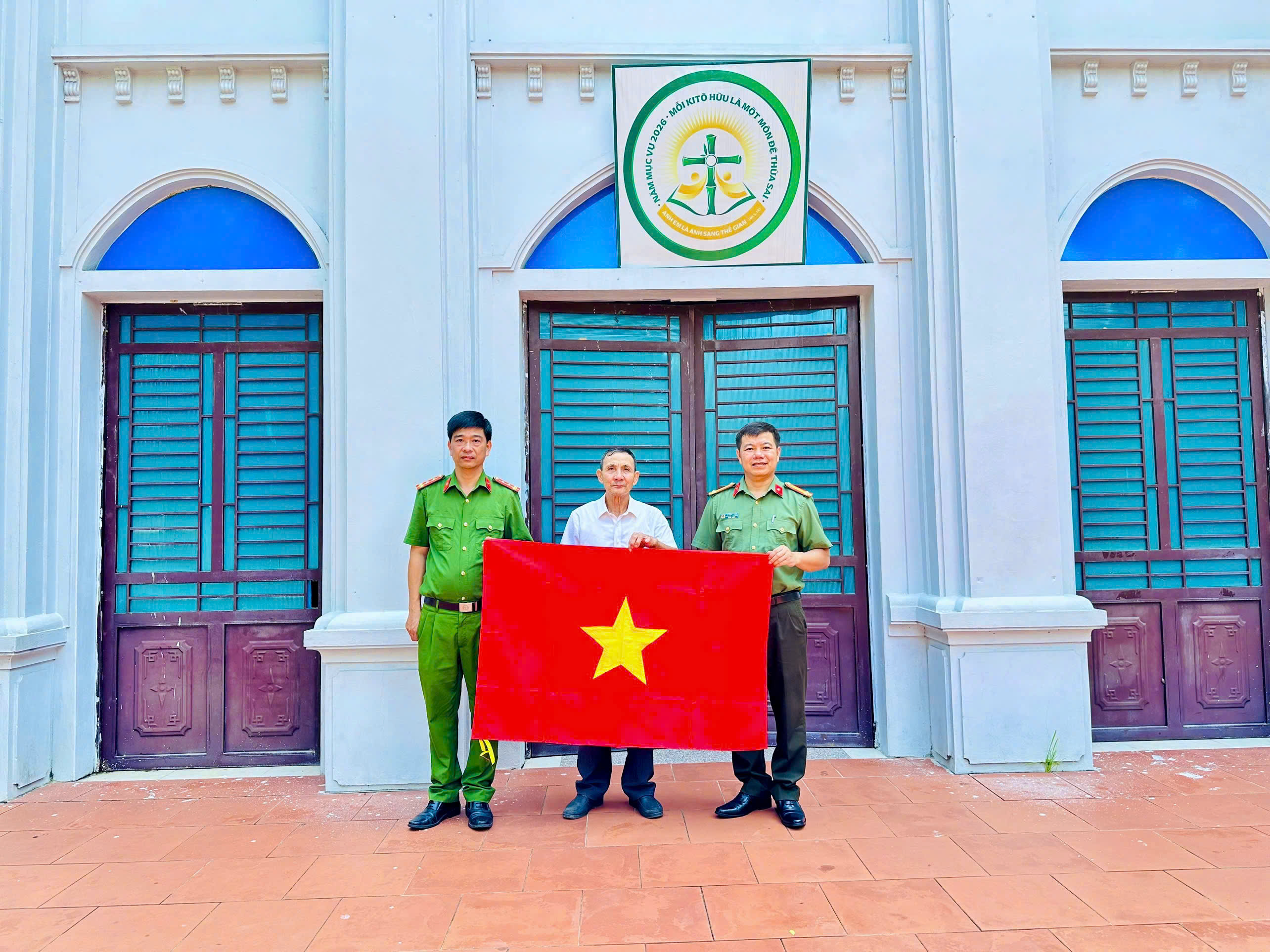 CÔNG AN XÃ YÊN SƠN - SẮC ĐỎ TỰ HÀO, THẮT CHẶT KHỐI ĐẠI ĐOÀN KẾT TOÀN DÂN