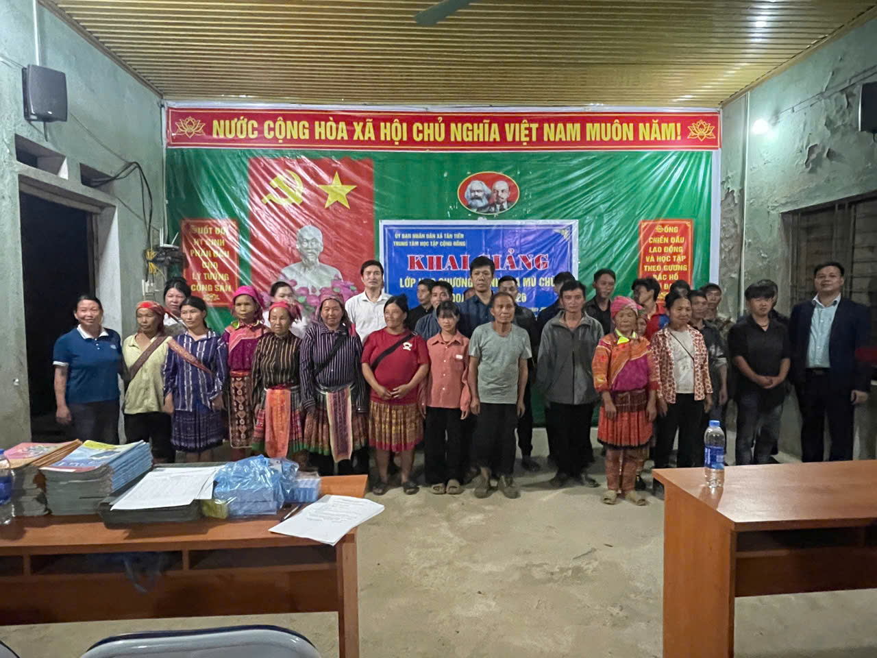 Khai giảng lớp học chương trình xóa mù chữ giai đoạn I năm 2026