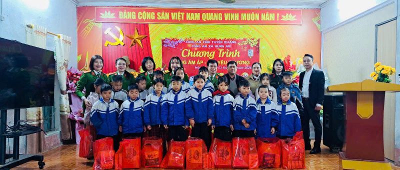Công an xã Hùng An với chương trình “Đông ấm áp- Tết yêu thương” 