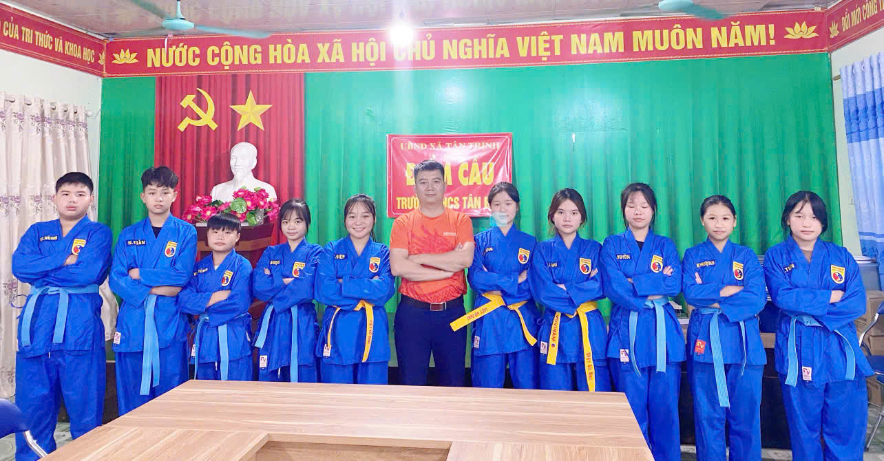 CLB VÕ THUẬT TRƯỜNG THCS TÂN BẮC LẦN ĐẦU THAM DỰ GIẢI VOVINAM BÁO VÀ TRUYỀN HÌNH TỈNH MỞ RỘNG