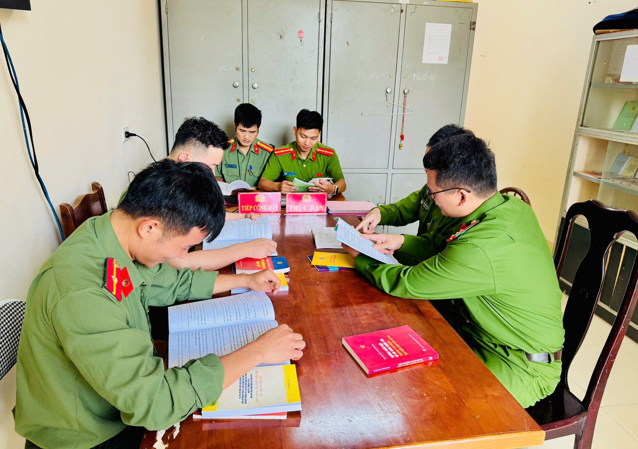 HƯỞNG ỨNG NGÀY PHÁP LUẬT VIỆT NAM NĂM 2025