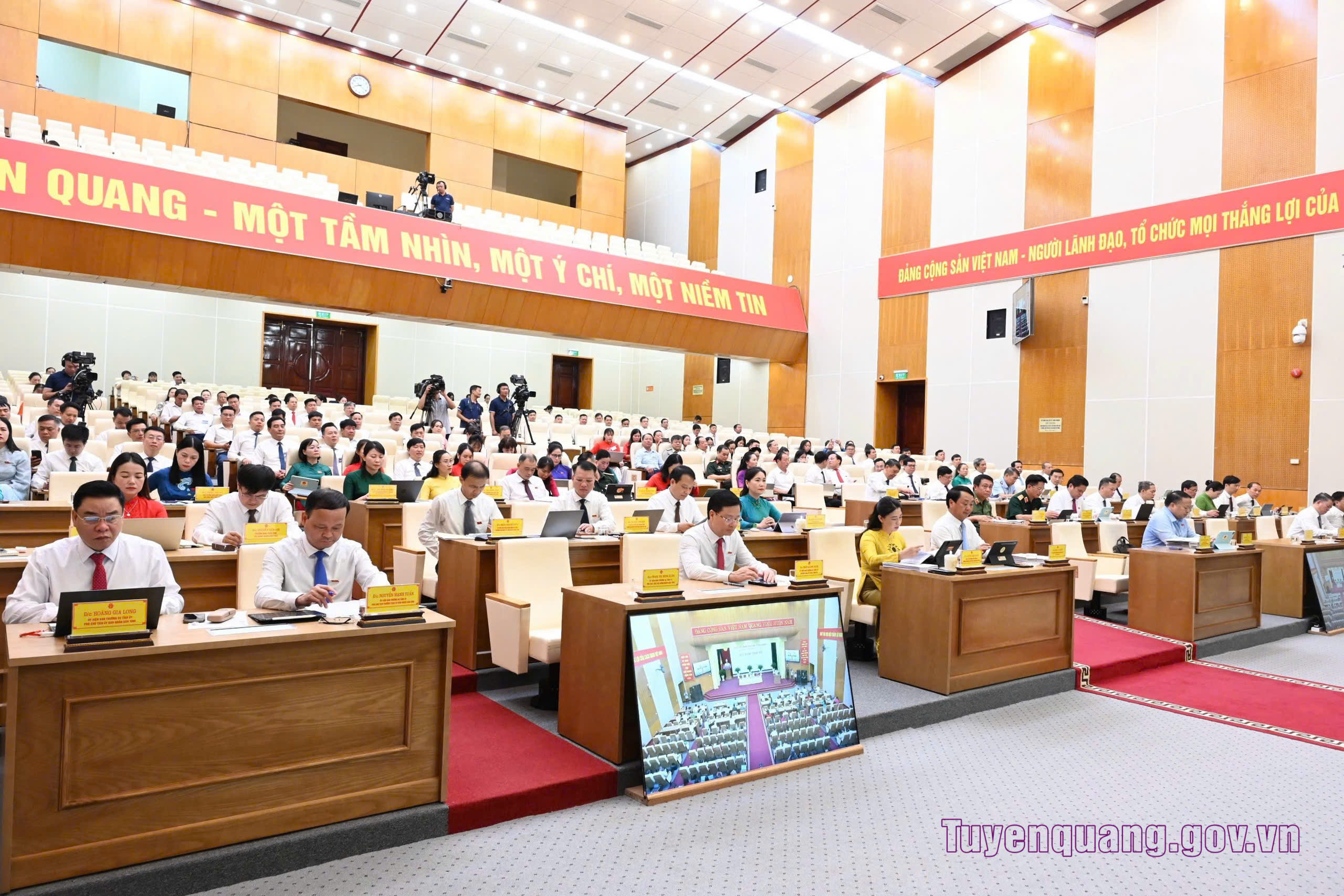 Khai mạc Kỳ họp thứ tư, HĐND tỉnh khóa XX