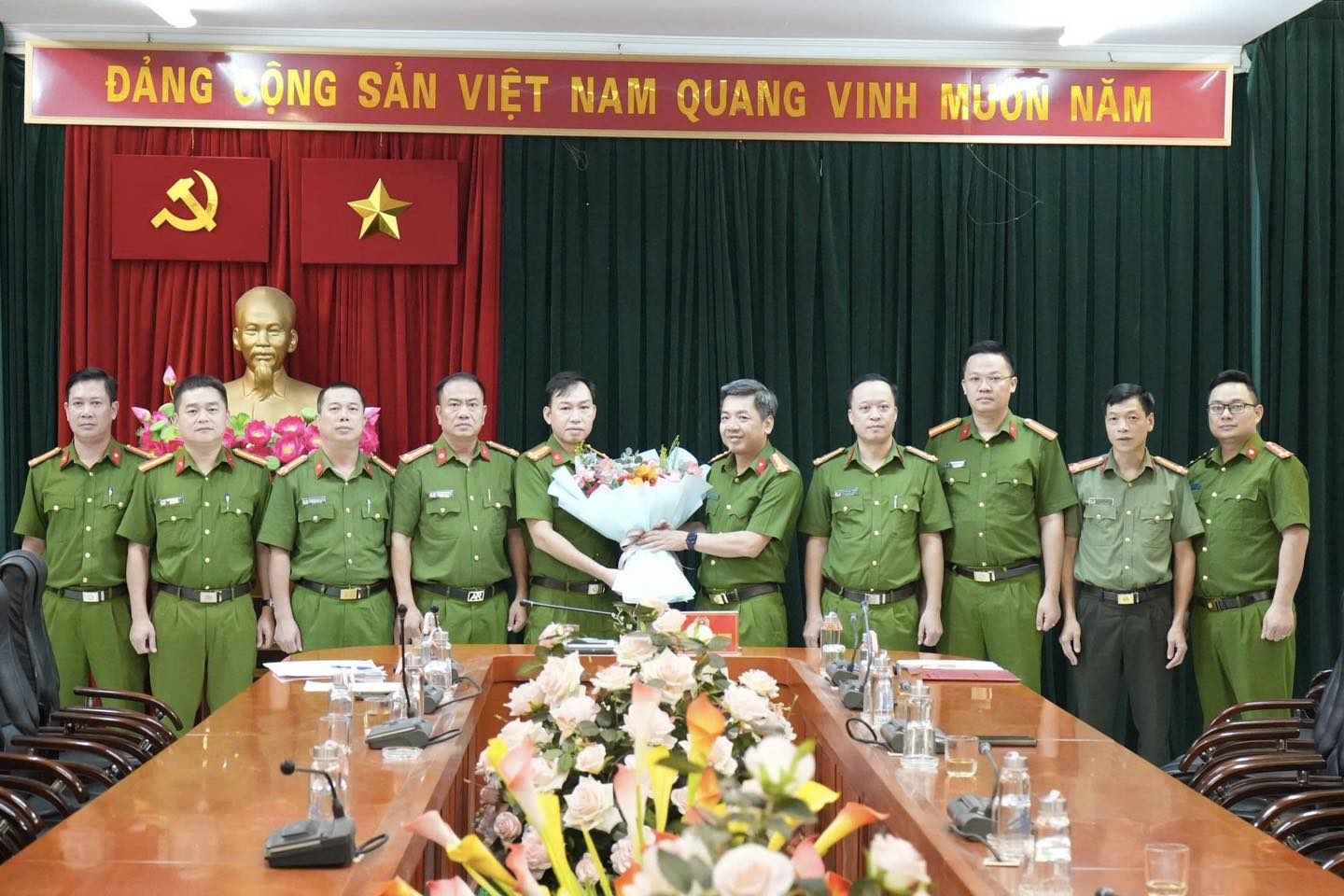 PHÒNG CẢNH SÁT HÌNH SỰ ĐƯỢC BIỂU DƯƠNG VỀ THÀNH TÍCH XUẤT SẮC TRONG CÔNG TÁC ĐẤU TRANH PHÒNG, CHỐNG TỘI PHẠM