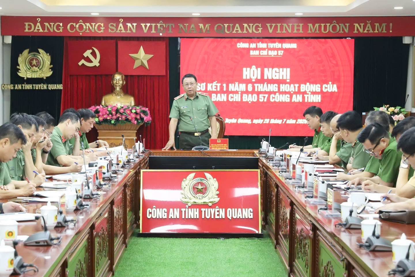 ĐẨY MẠNH CHUYỂN ĐỔI SỐ VÀ ĐỔI MỚI SÁNG TẠO: CÔNG AN TỈNH TUYÊN QUANG SƠ KẾT 1 NĂM 6 THÁNG THỰC HIỆN NGHỊ QUYẾT SỐ 57-NQ/TW