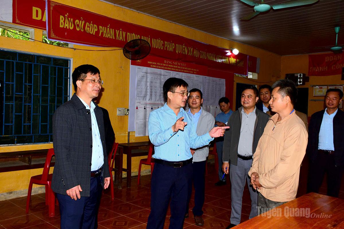ỦY VIÊN BAN CHỈ ĐẠO BẦU CỬ TỈNH KIỂM TRA CÔNG TÁC CHUẨN BỊ BẦU CỬ TẠI XÃ KHUÔN LÙNG VÀ XÃ QUẢNG NGUYÊN