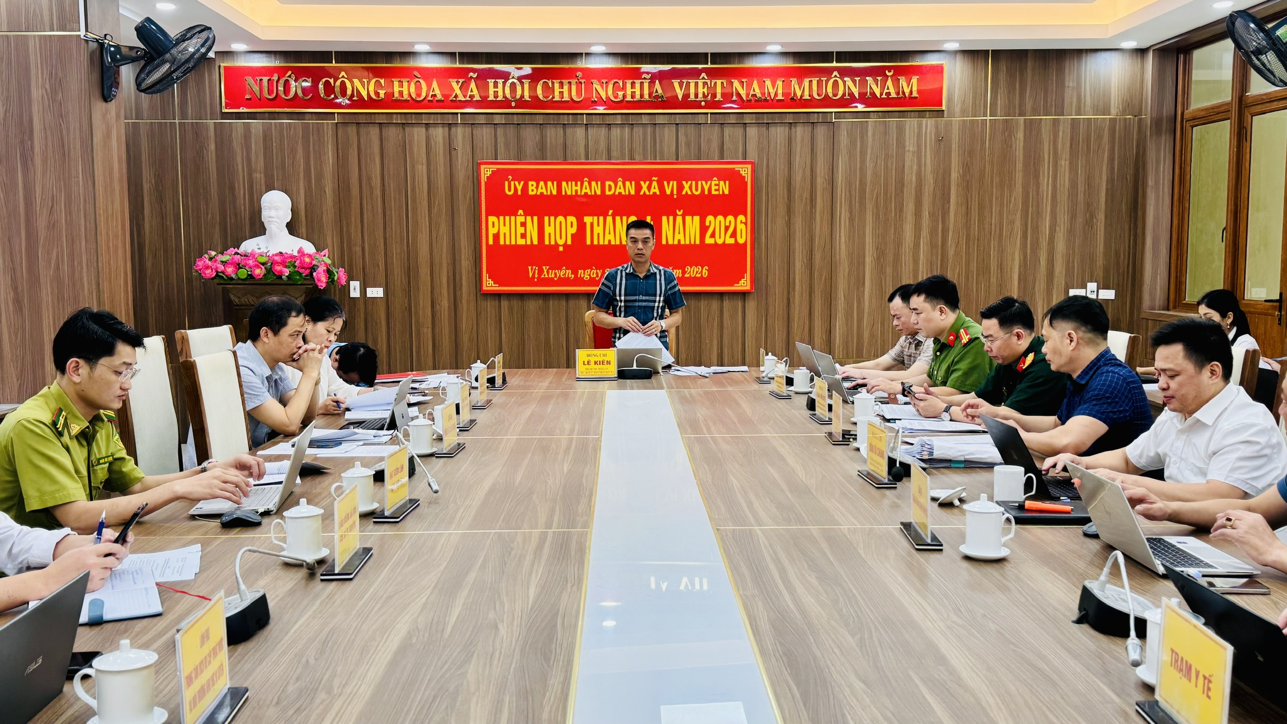 Phiên họp UBND xã thường kỳ tháng 4 năm 2026