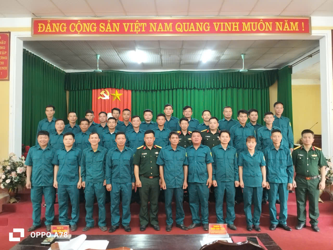 BAN CHỈ HUY QUÂN SỰ XÃ BẠCH XA CÔNG BỐ, TRAO QUYẾT ĐỊNH MIỄN NHIỆM, BỔ NHIỆM CÁN BỘ THÔN ĐỘI TRƯỞNG