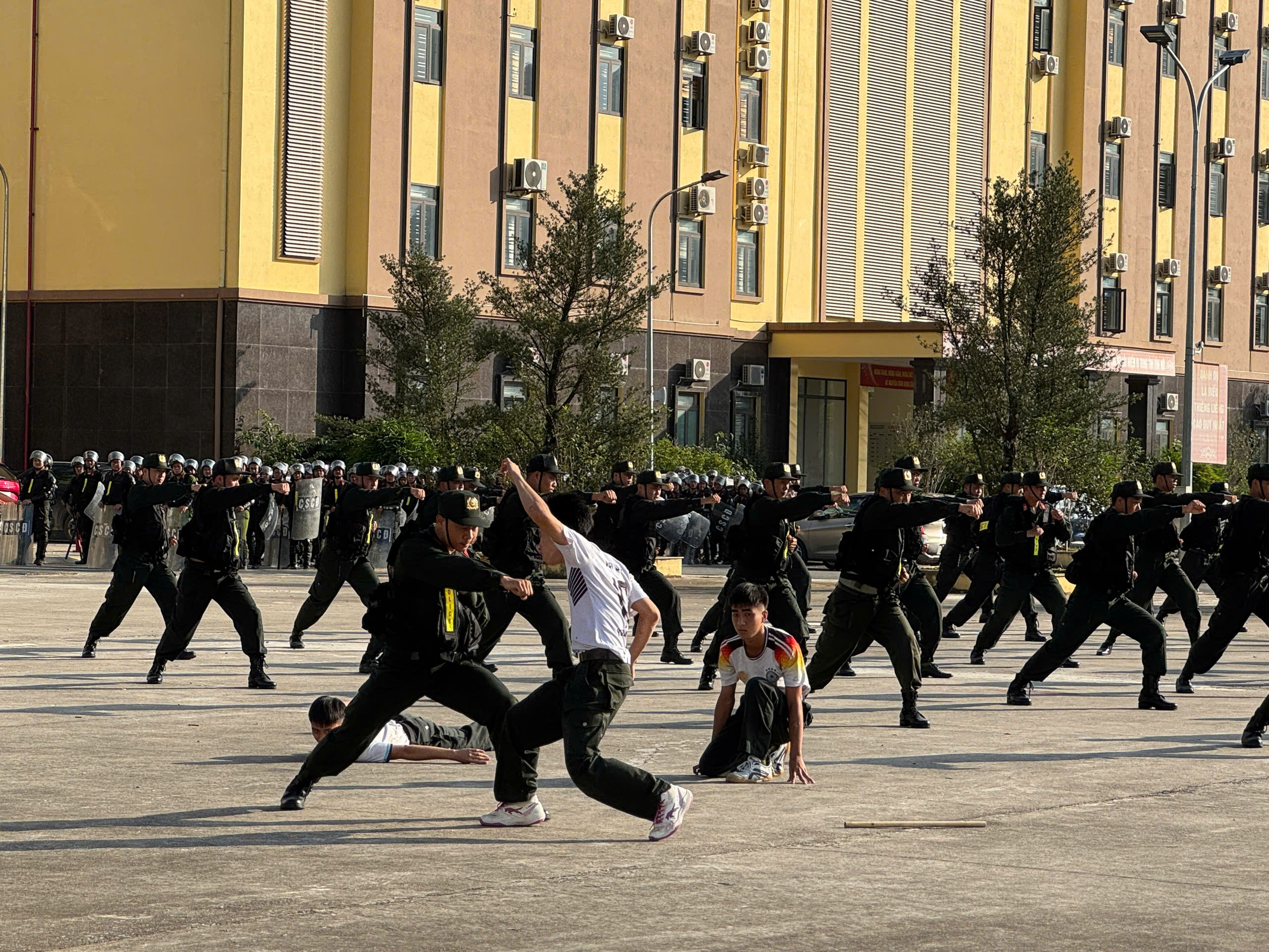 BẾ GIẢNG LỚP TIỂU ĐOÀN CẢNH SÁT CƠ ĐỘNG DỰ BỊ CHIẾN ĐẤU  ĐỢT 1 NĂM 2025
