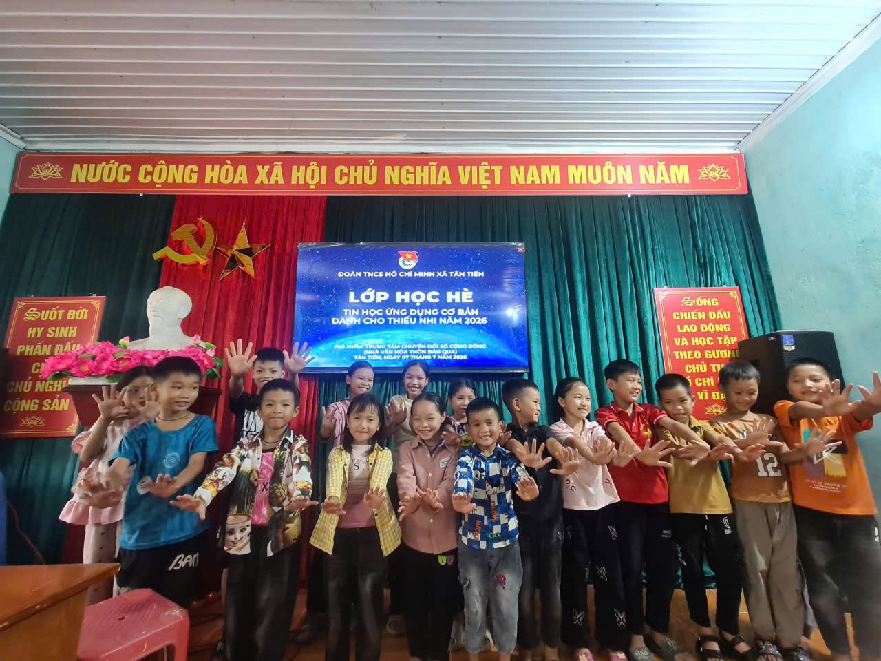 ĐOÀN THANH NIÊN XÃ TÂN TIẾN TỔ CHỨC LỚP HỌC HÈ TIN HỌC ỨNG DỤNG CƠ BẢN CHO THIẾU NHI NĂM 2026